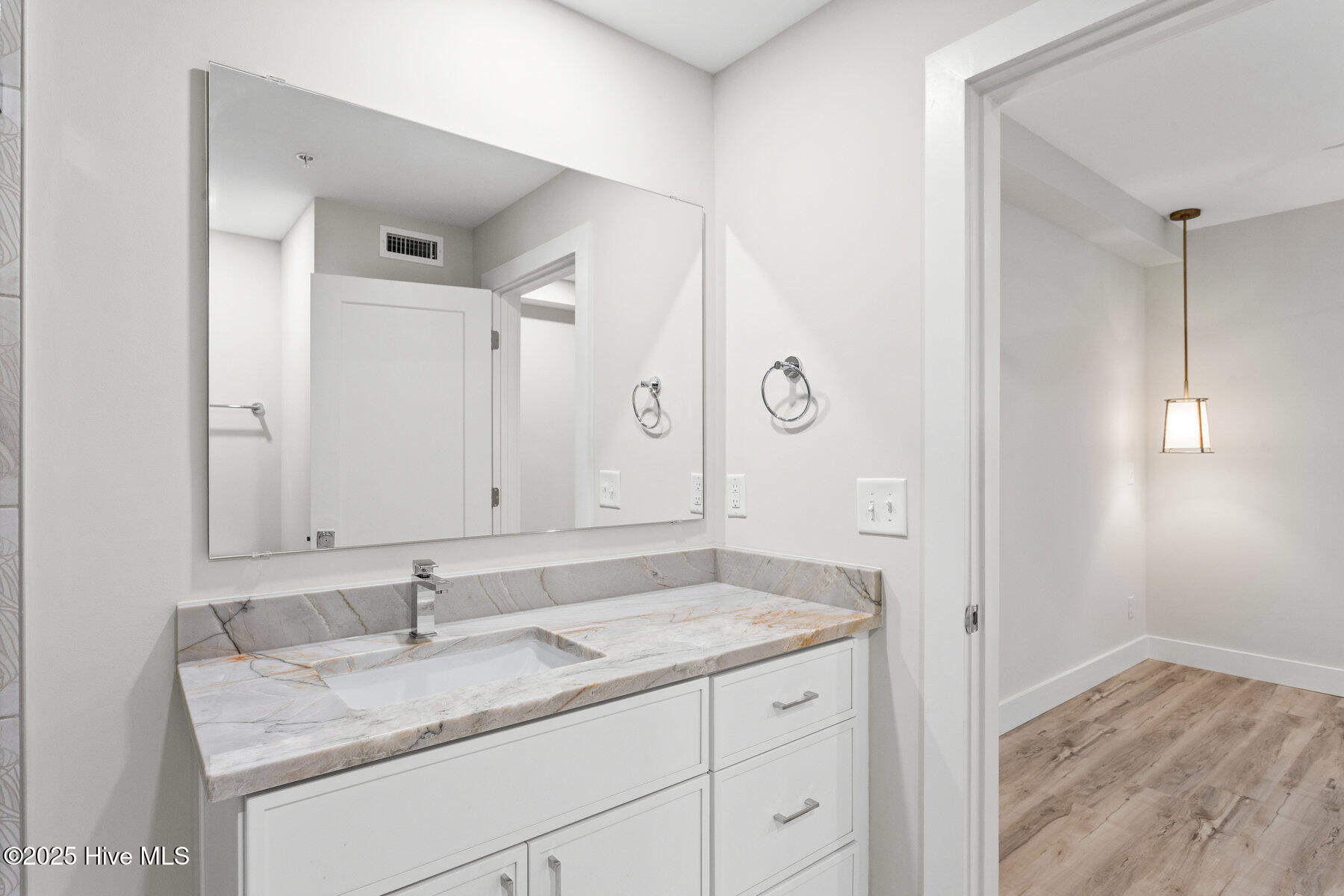 1800 Canal Drive, 209