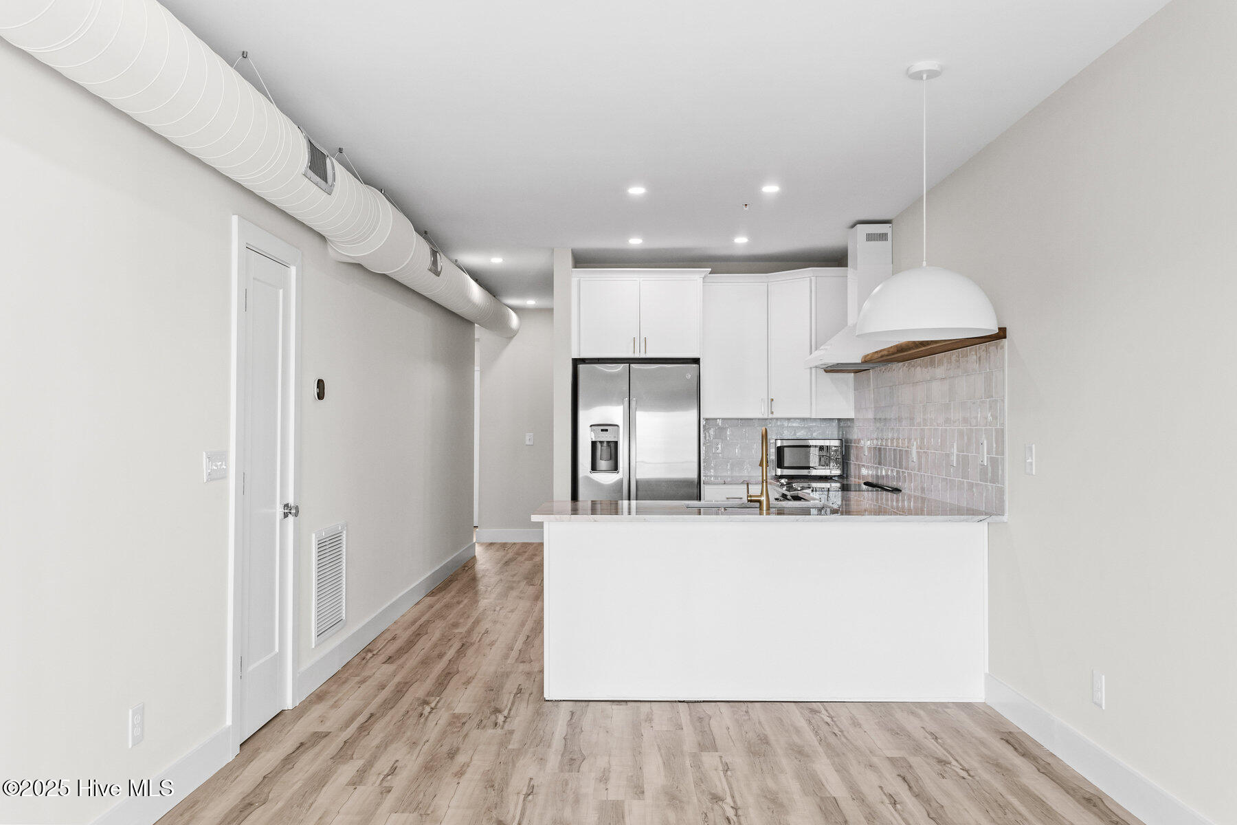 1800 Canal Drive, 209