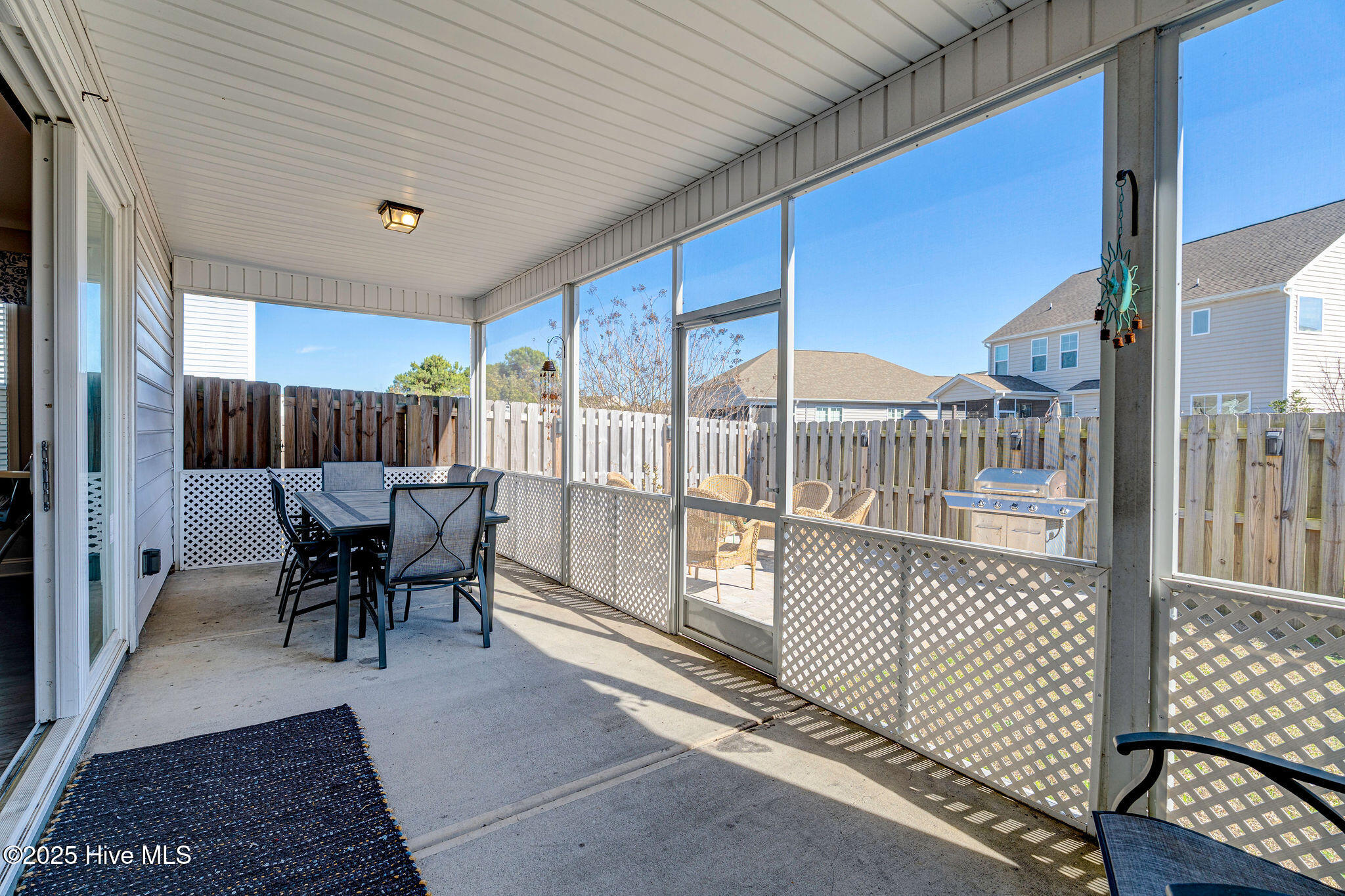 576 Steele Loop