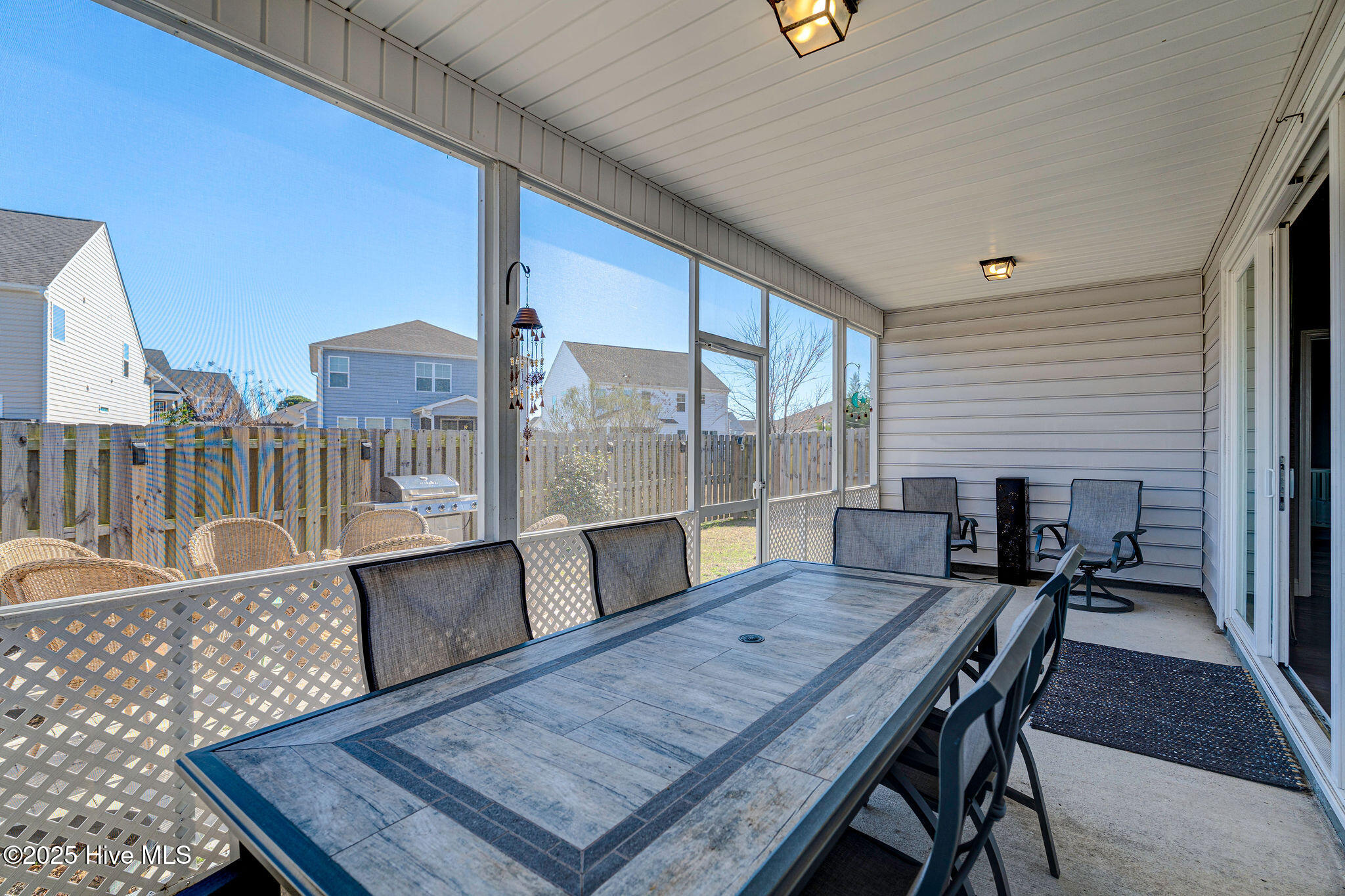 576 Steele Loop