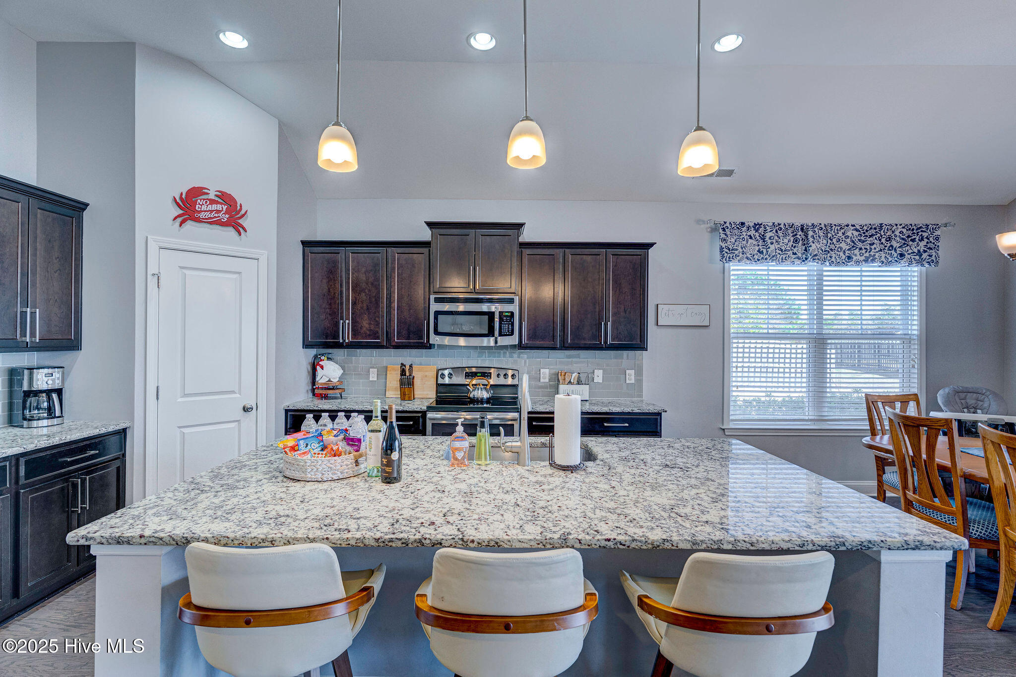 576 Steele Loop