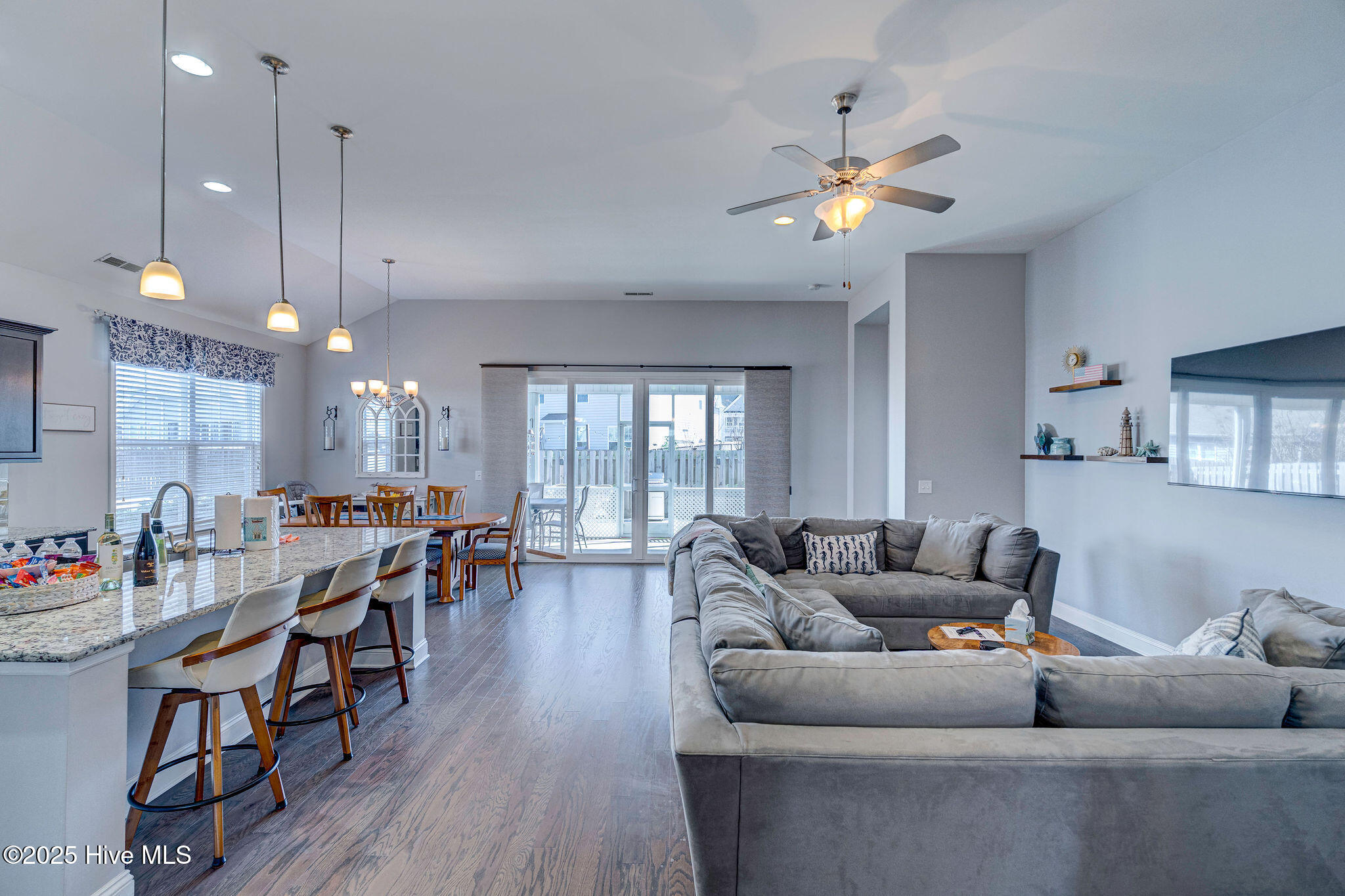576 Steele Loop
