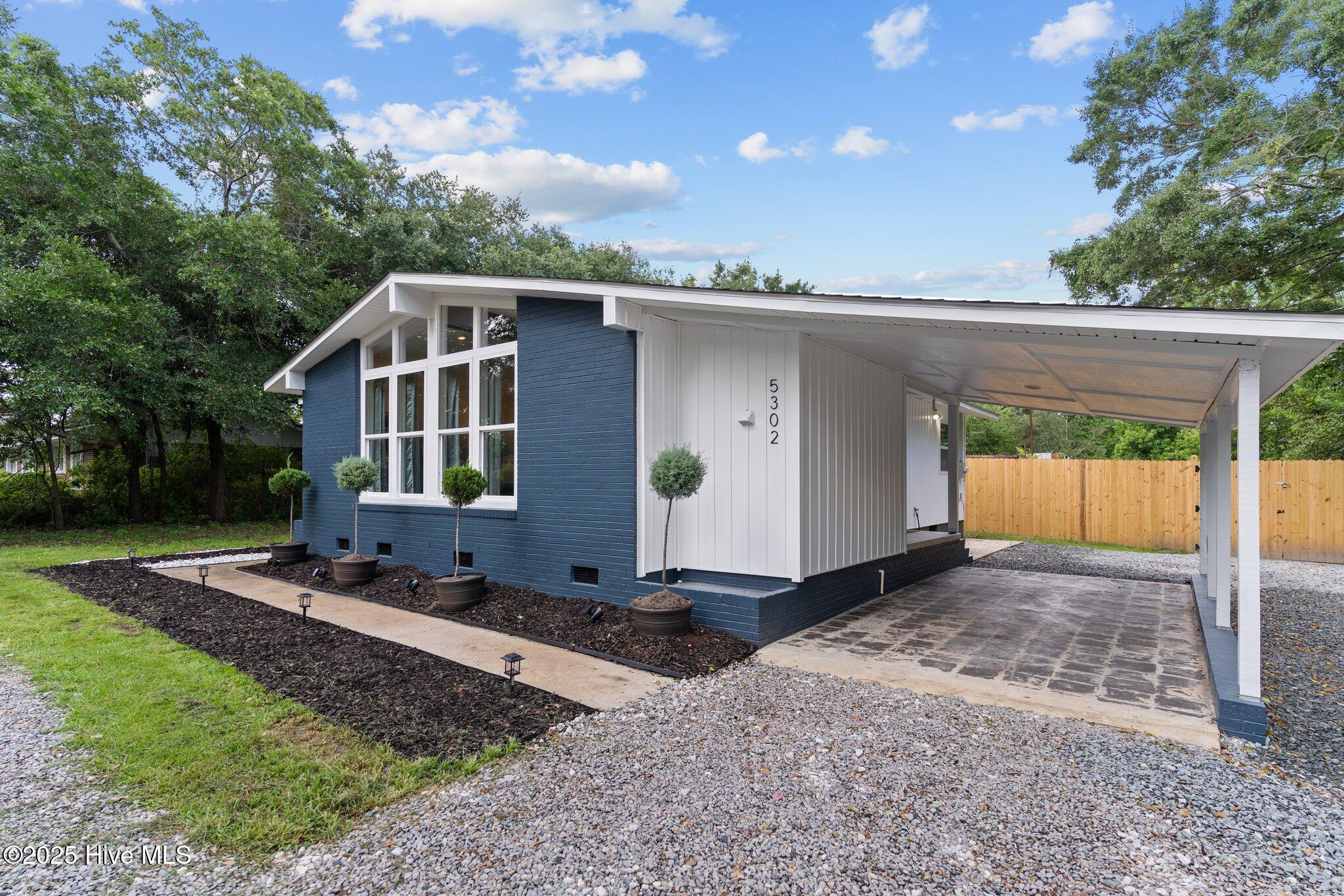 5302 Autumn Drive