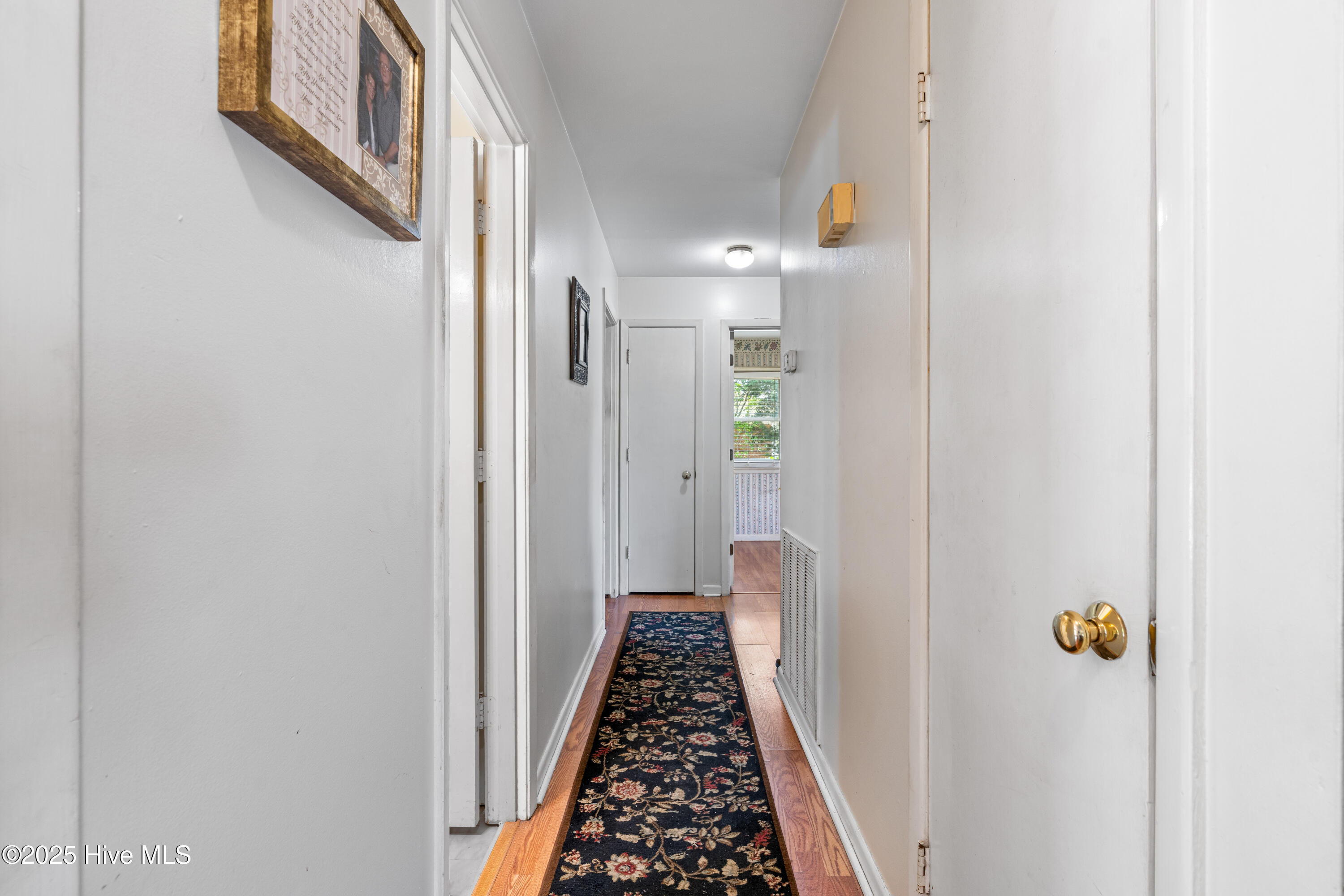 525 Mohican Trail
