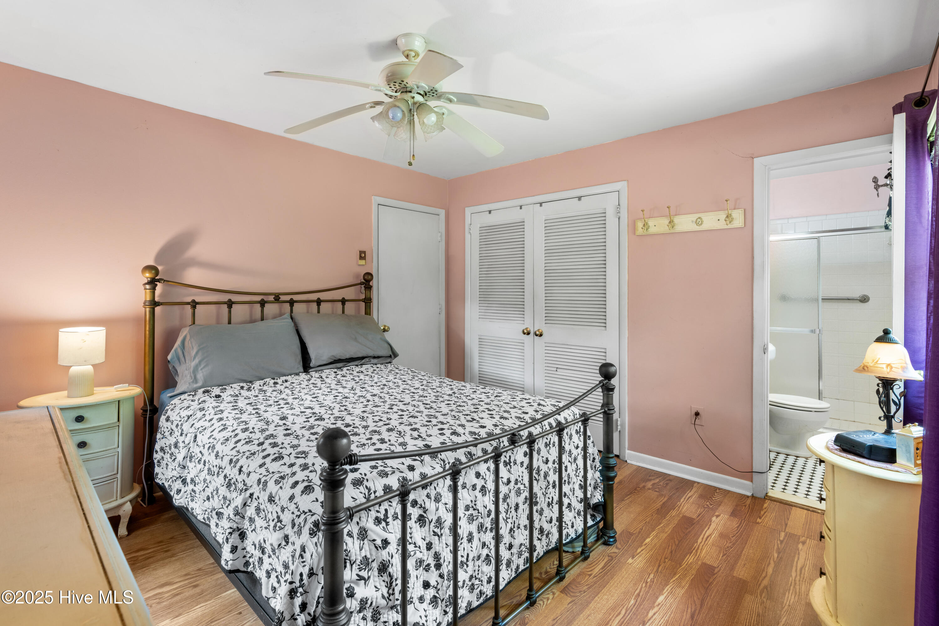 525 Mohican Trail