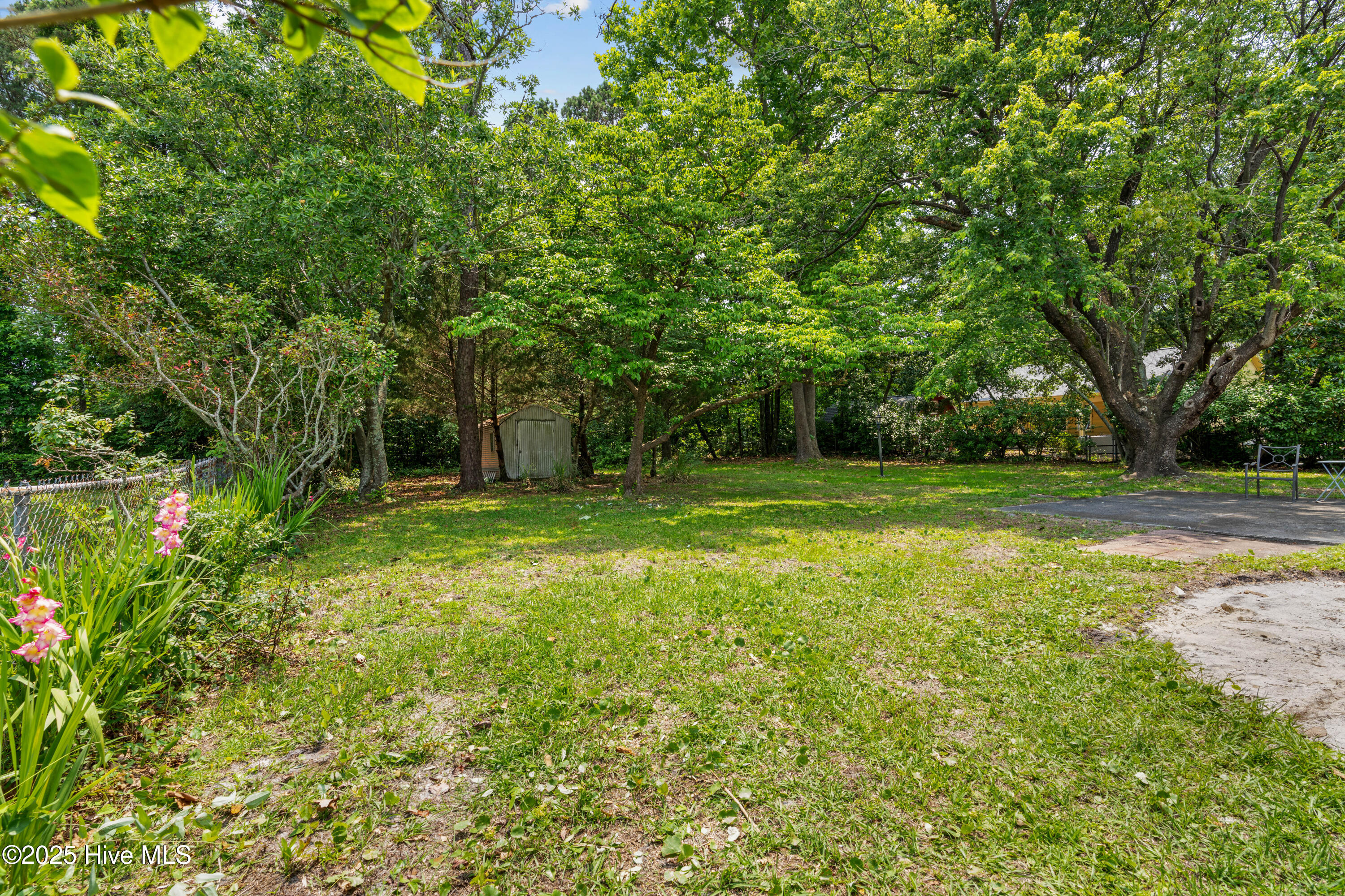 525 Mohican Trail