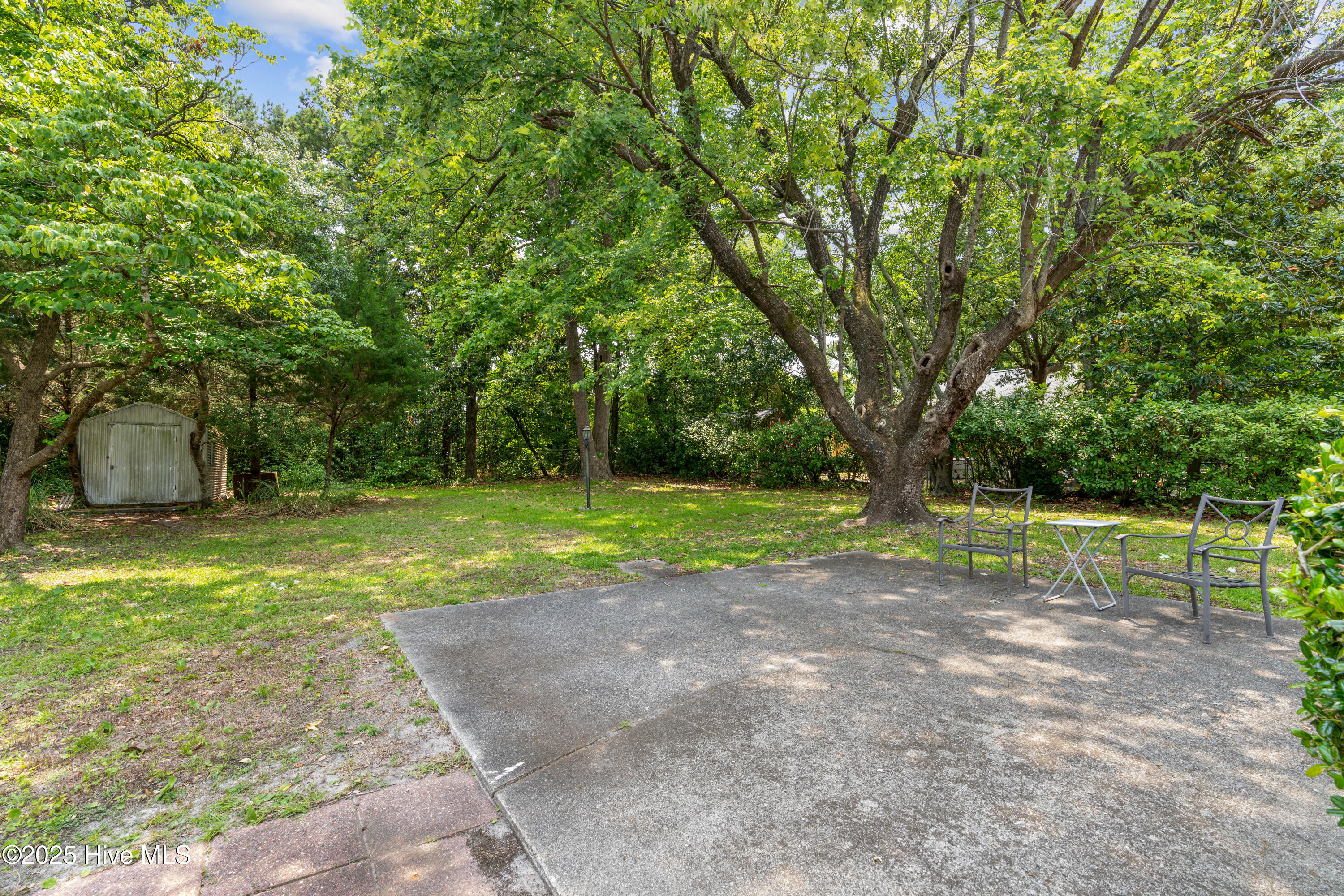 525 Mohican Trail