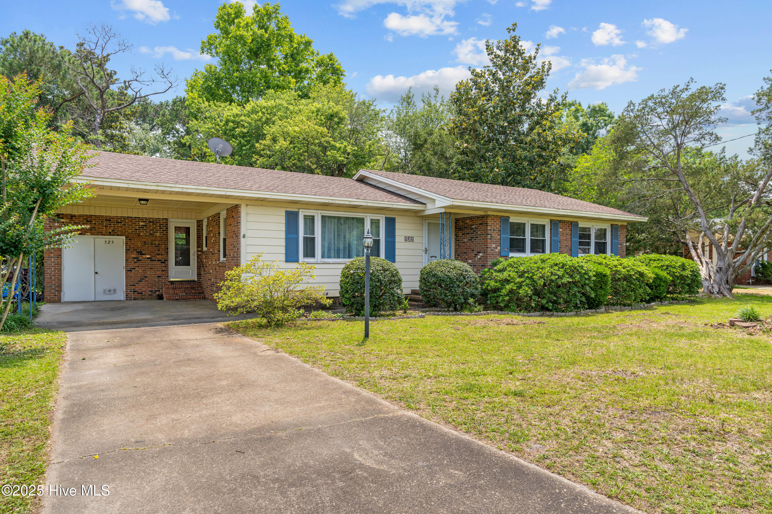 525 Mohican Trail