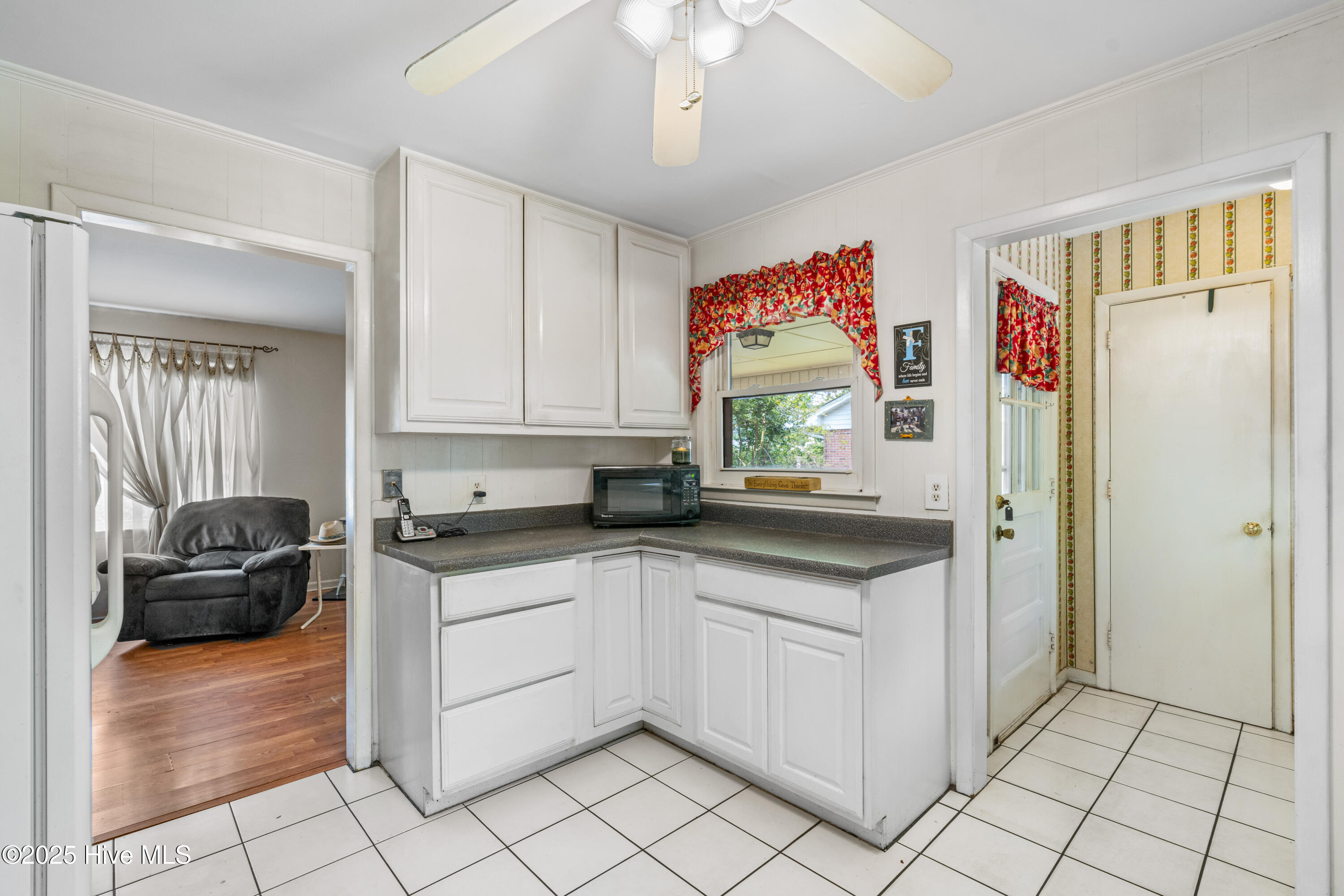 525 Mohican Trail