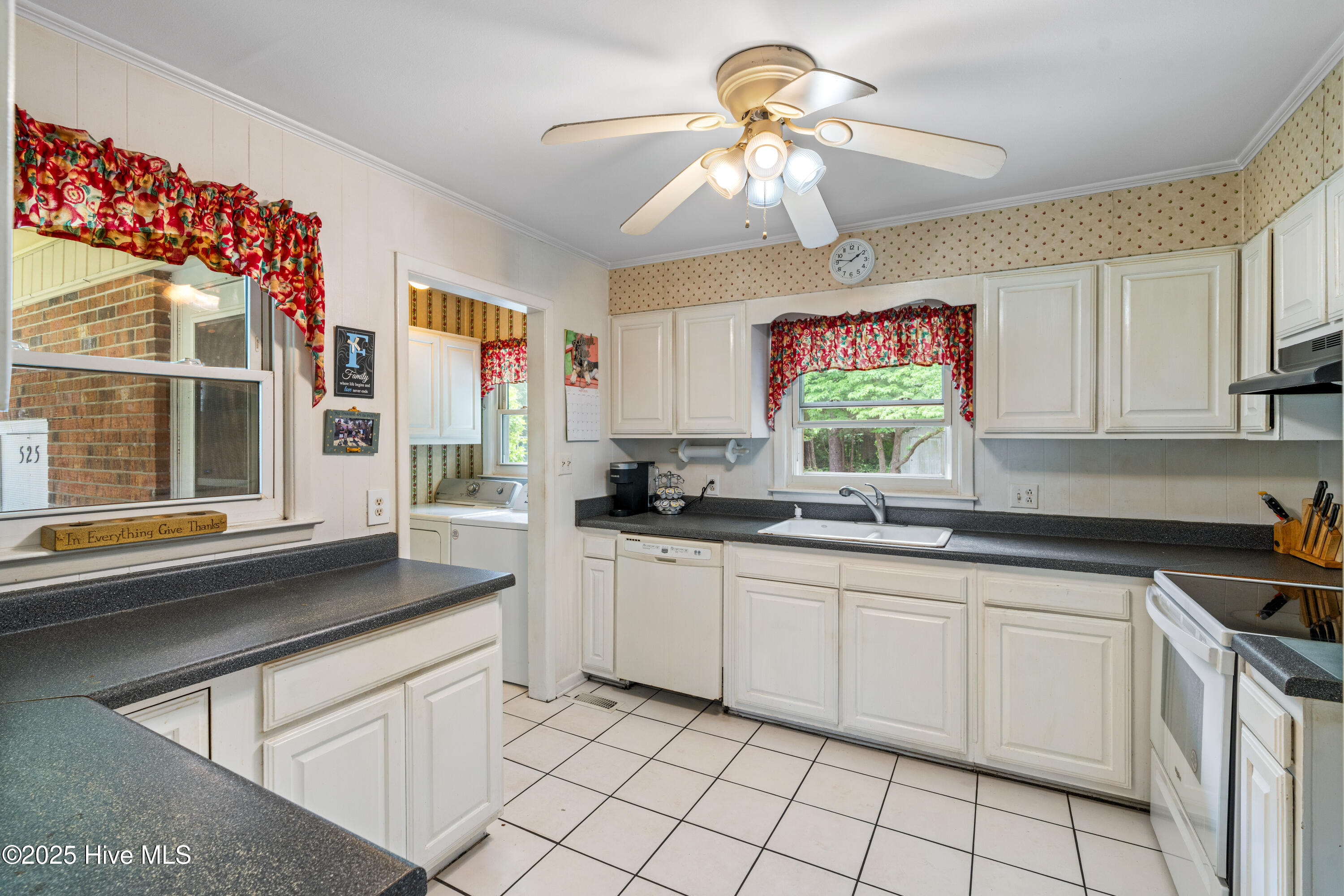 525 Mohican Trail