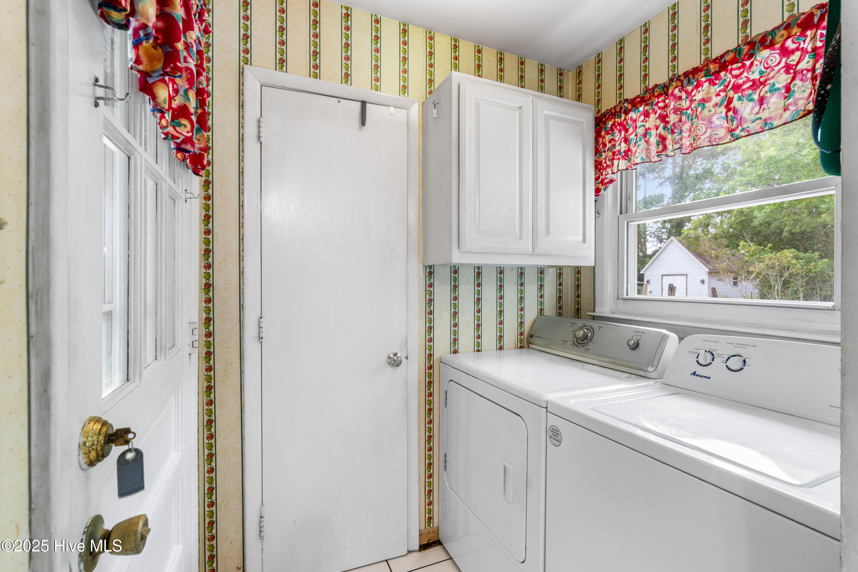 525 Mohican Trail