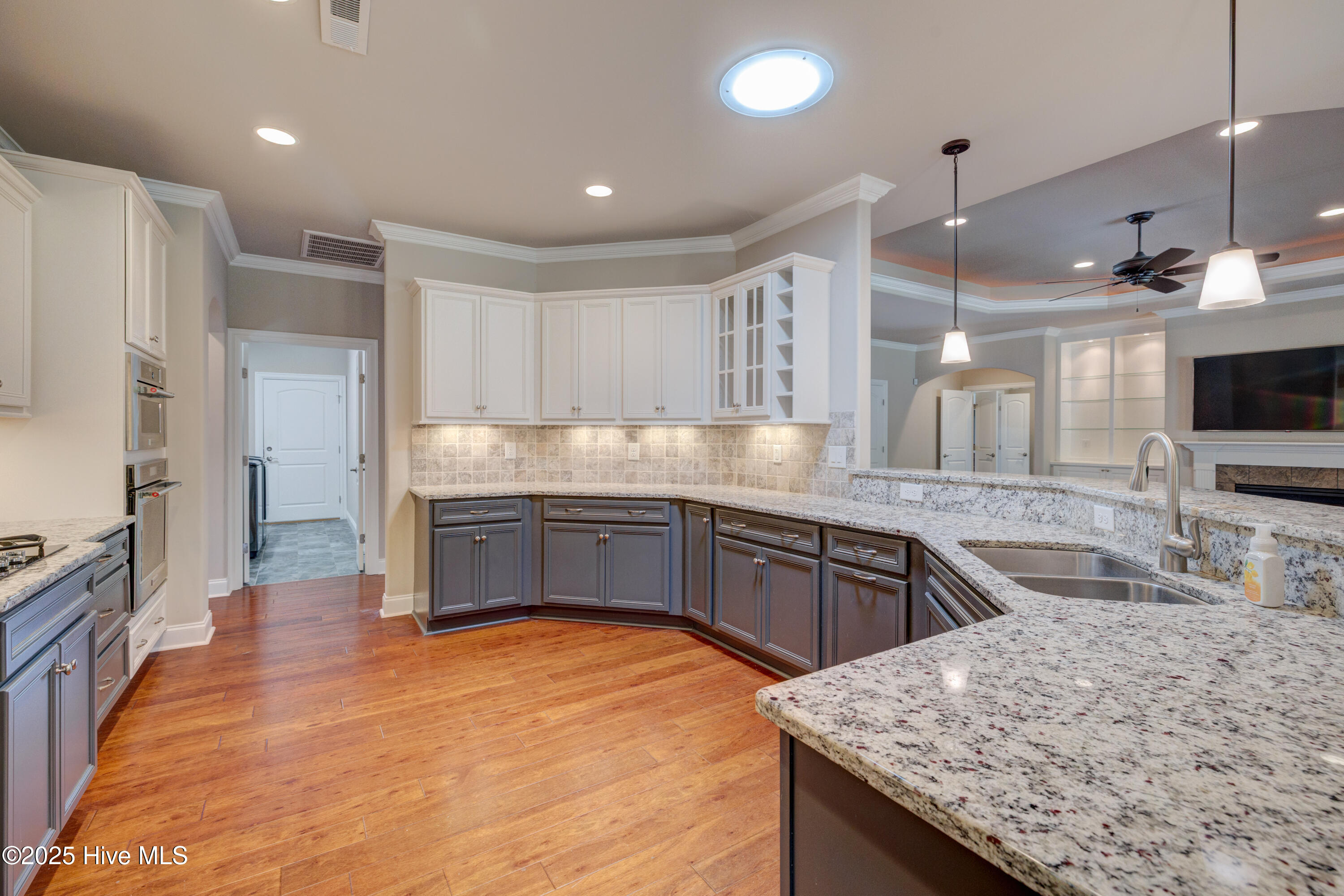 6003 Mount Carmel Parke