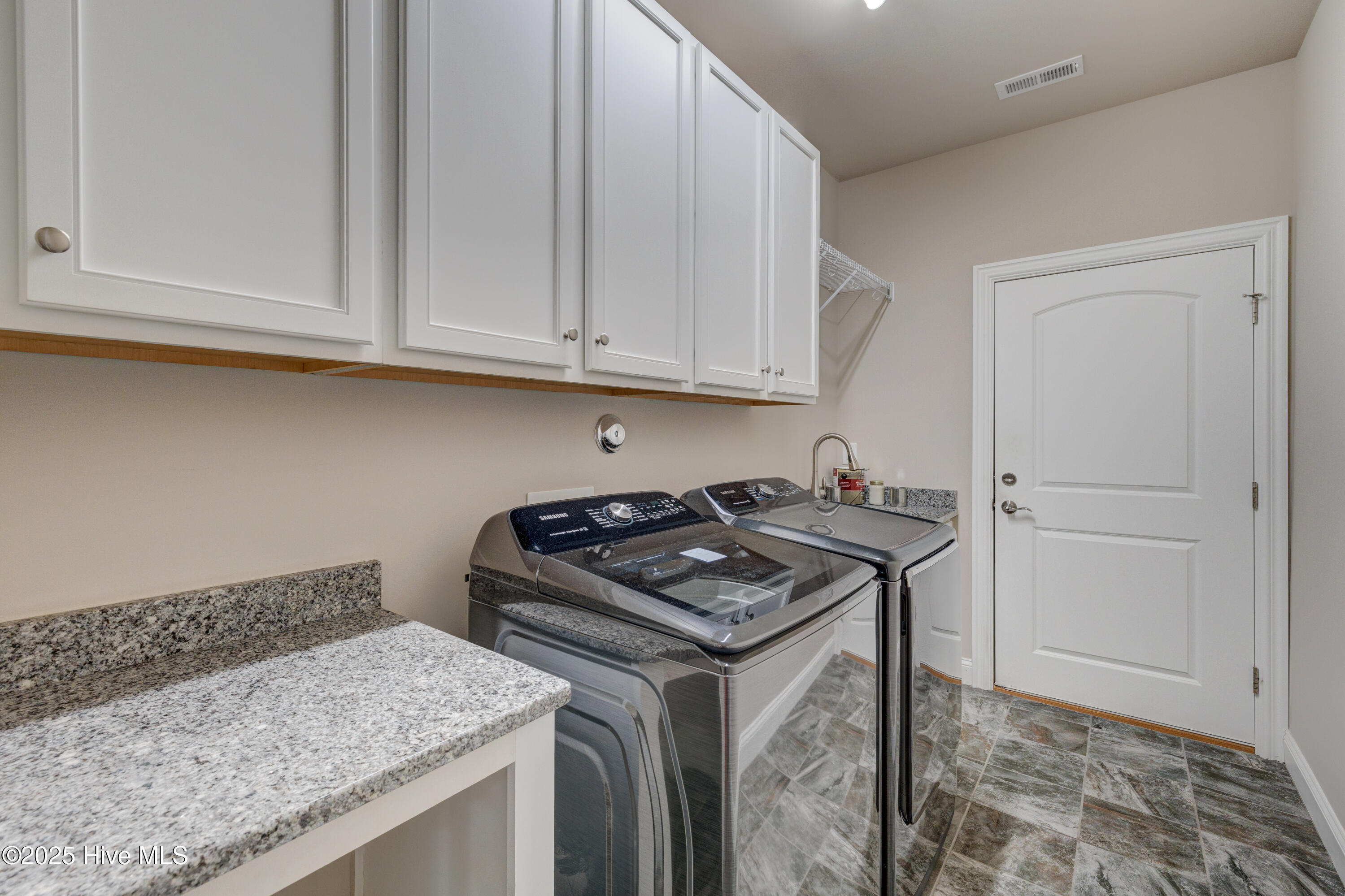 6003 Mount Carmel Parke