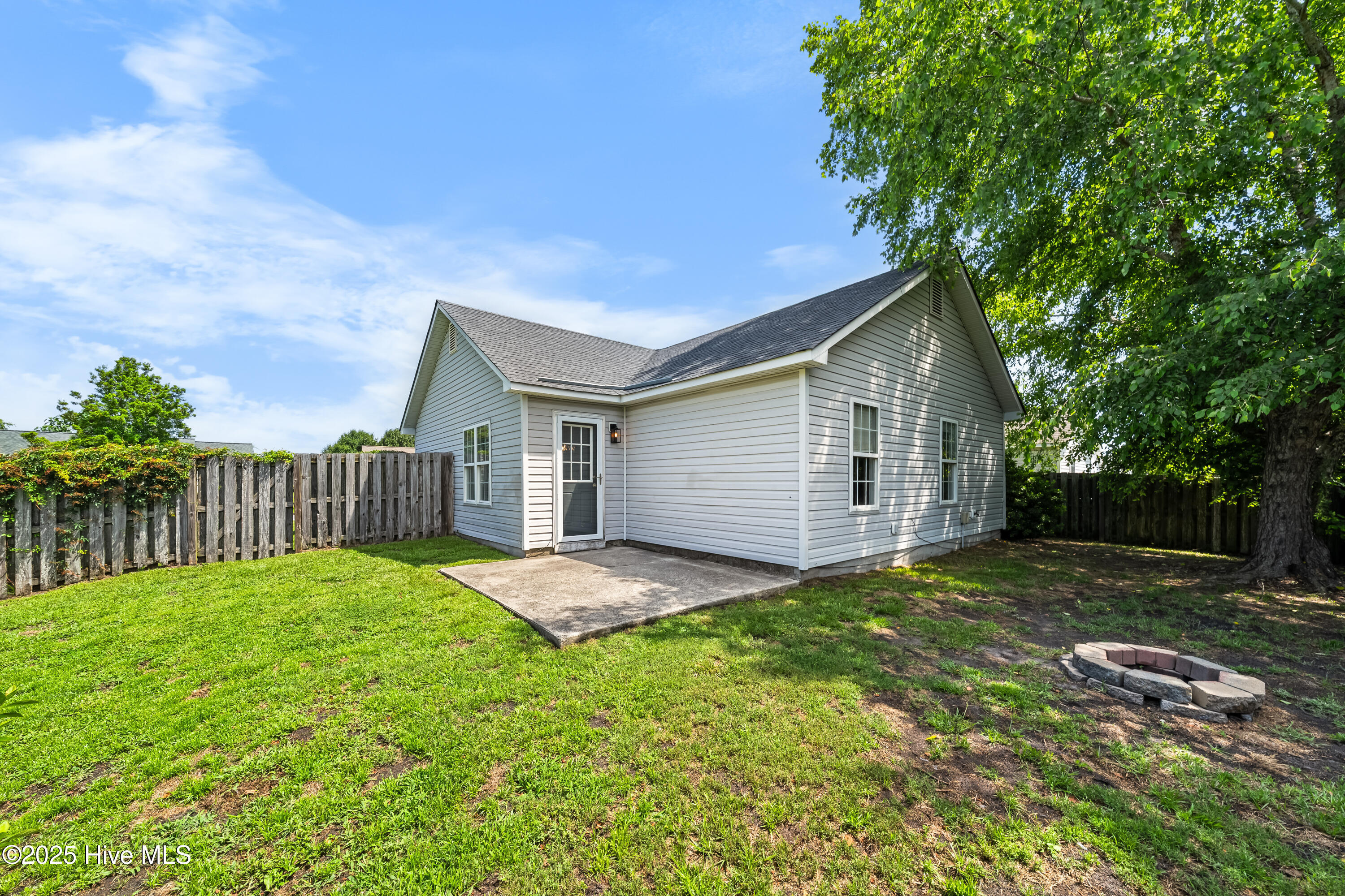 2418 Bradfield Court