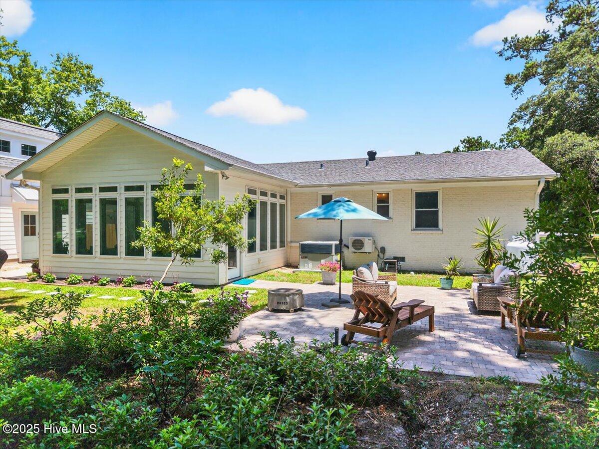 611 N Fodale Avenue
