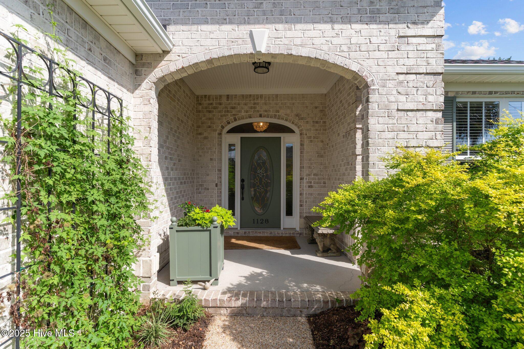 1128 Veranda Court