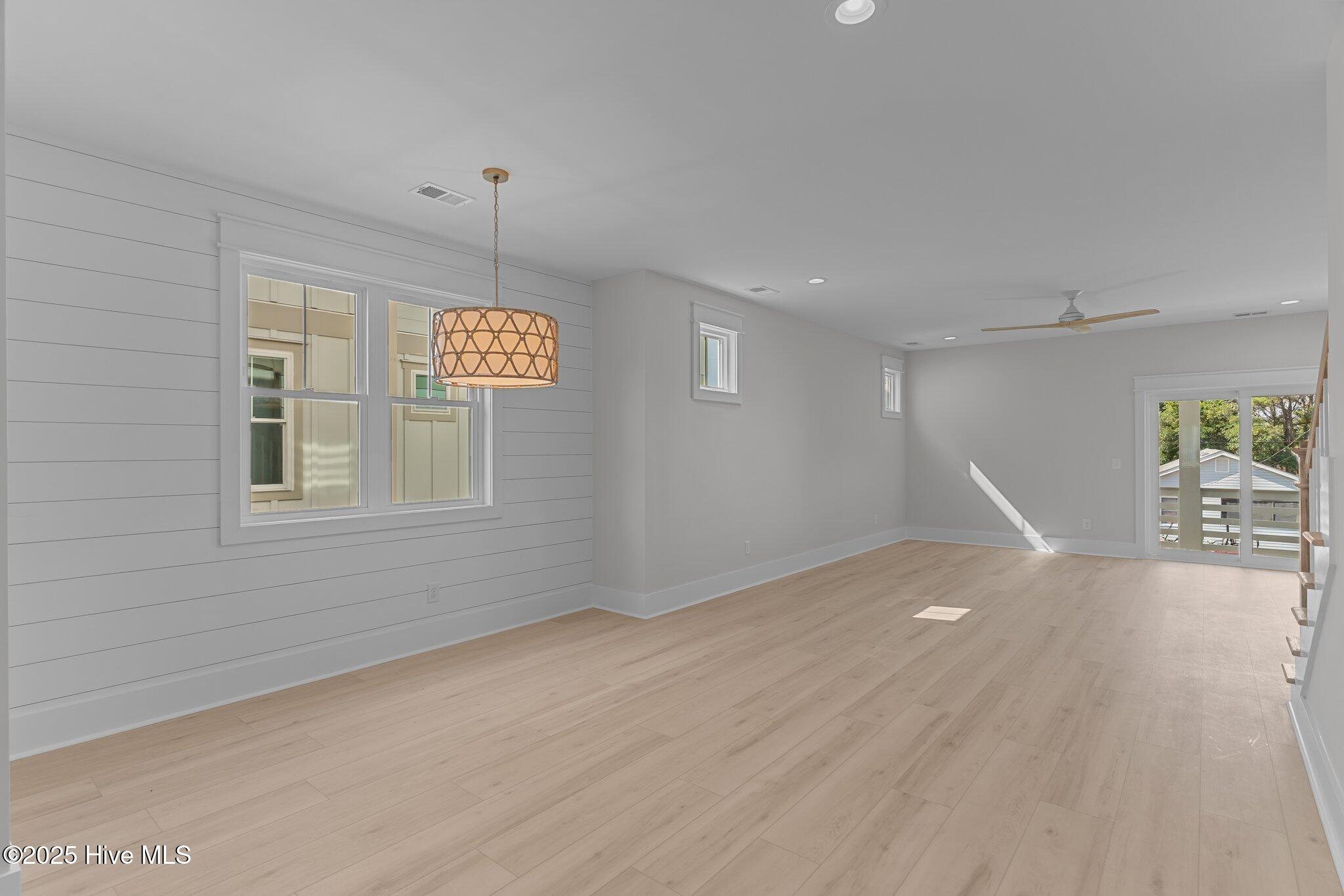 207 Spartanburg Avenue, 2