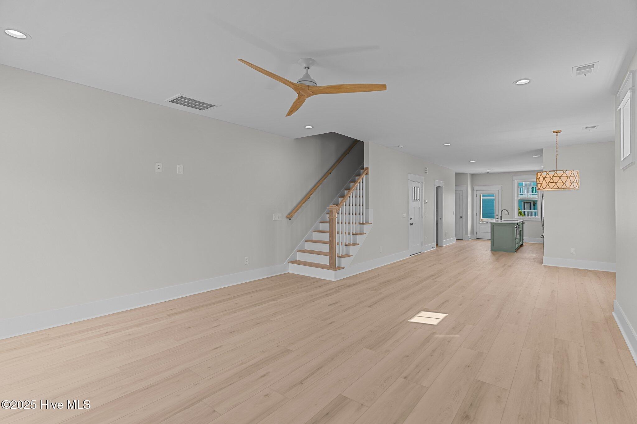 207 Spartanburg Avenue, 2