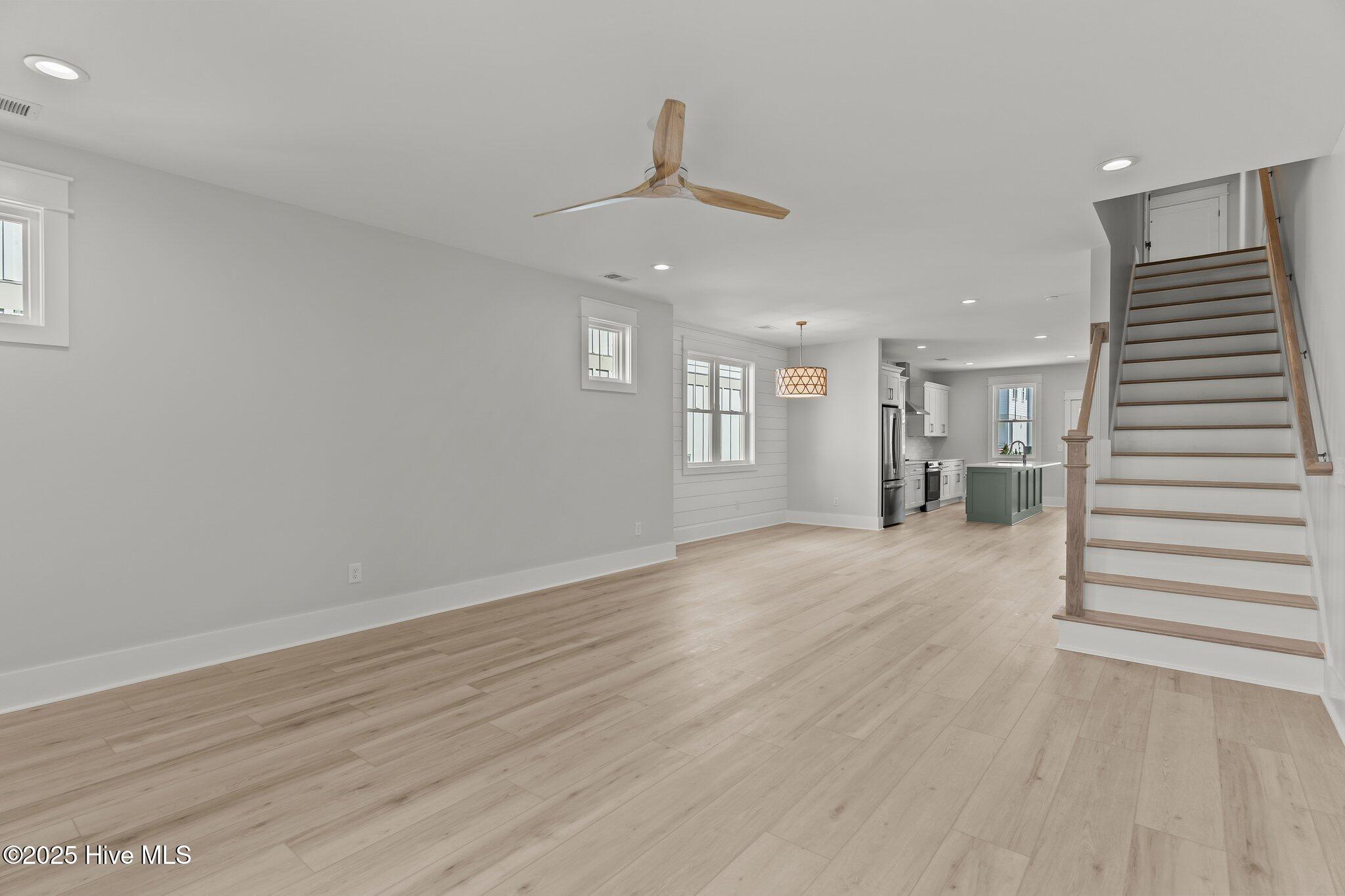 207 Spartanburg Avenue, 1