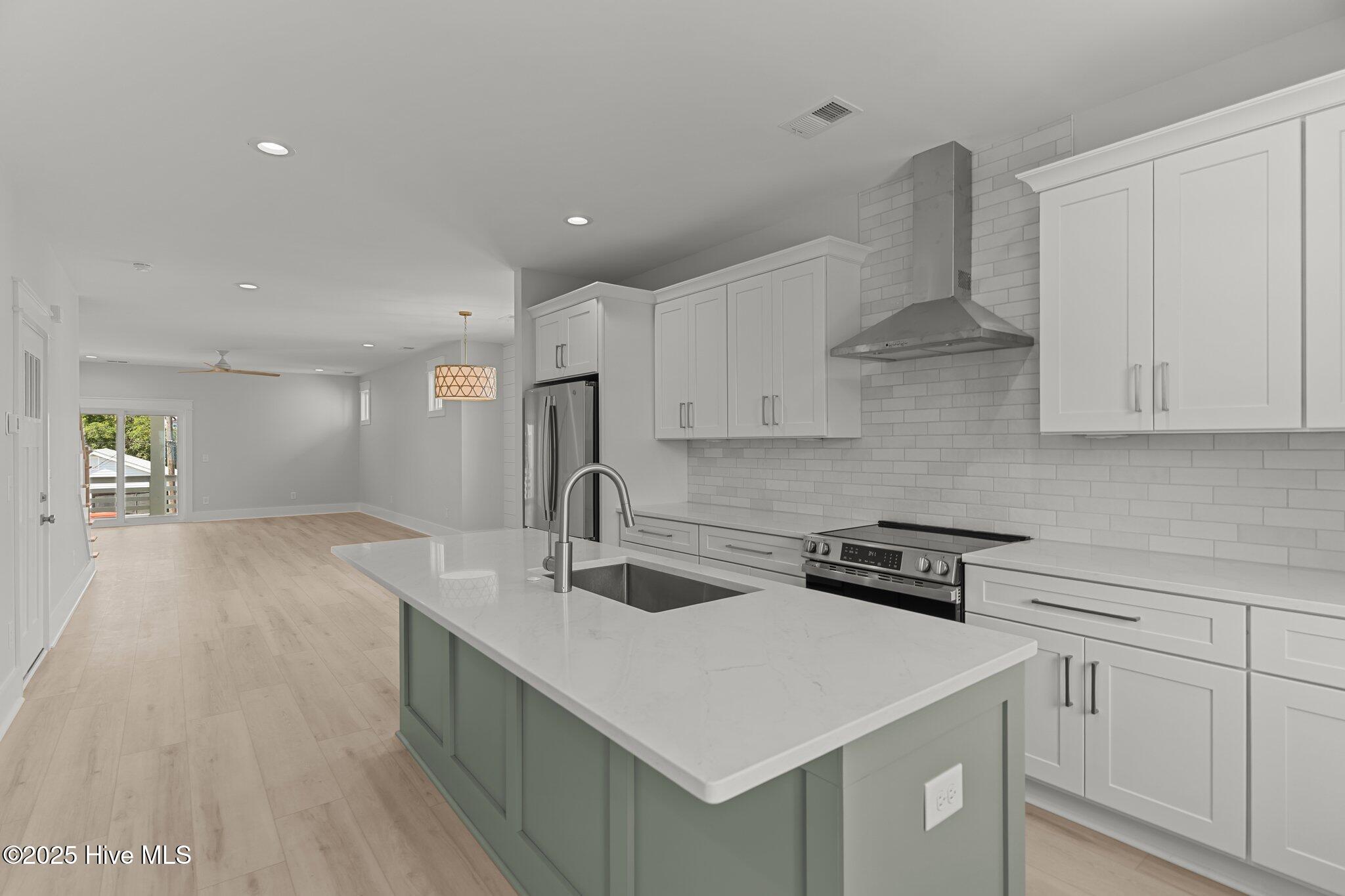 207 Spartanburg Avenue, 1