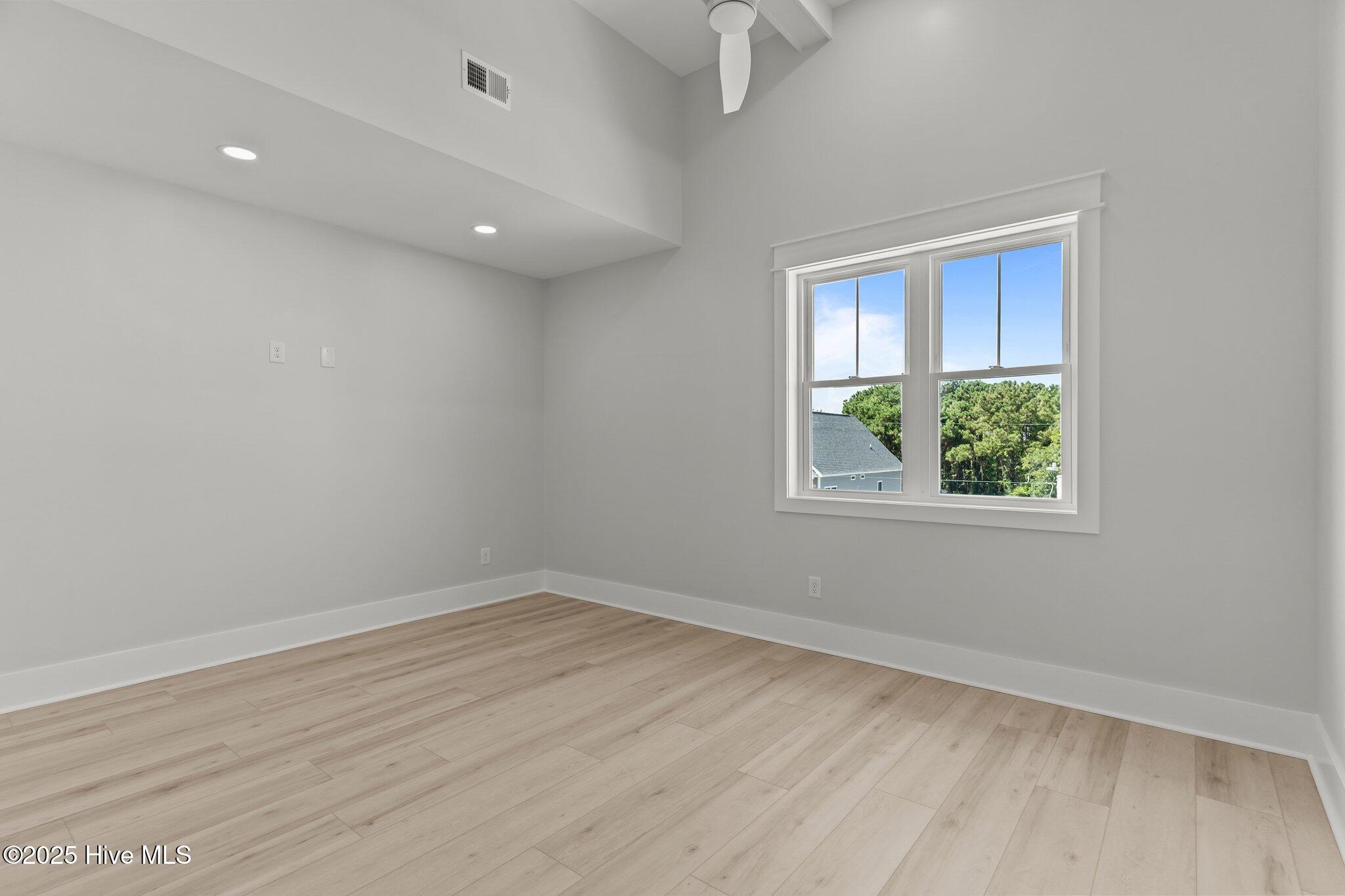 207 Spartanburg Avenue, 1