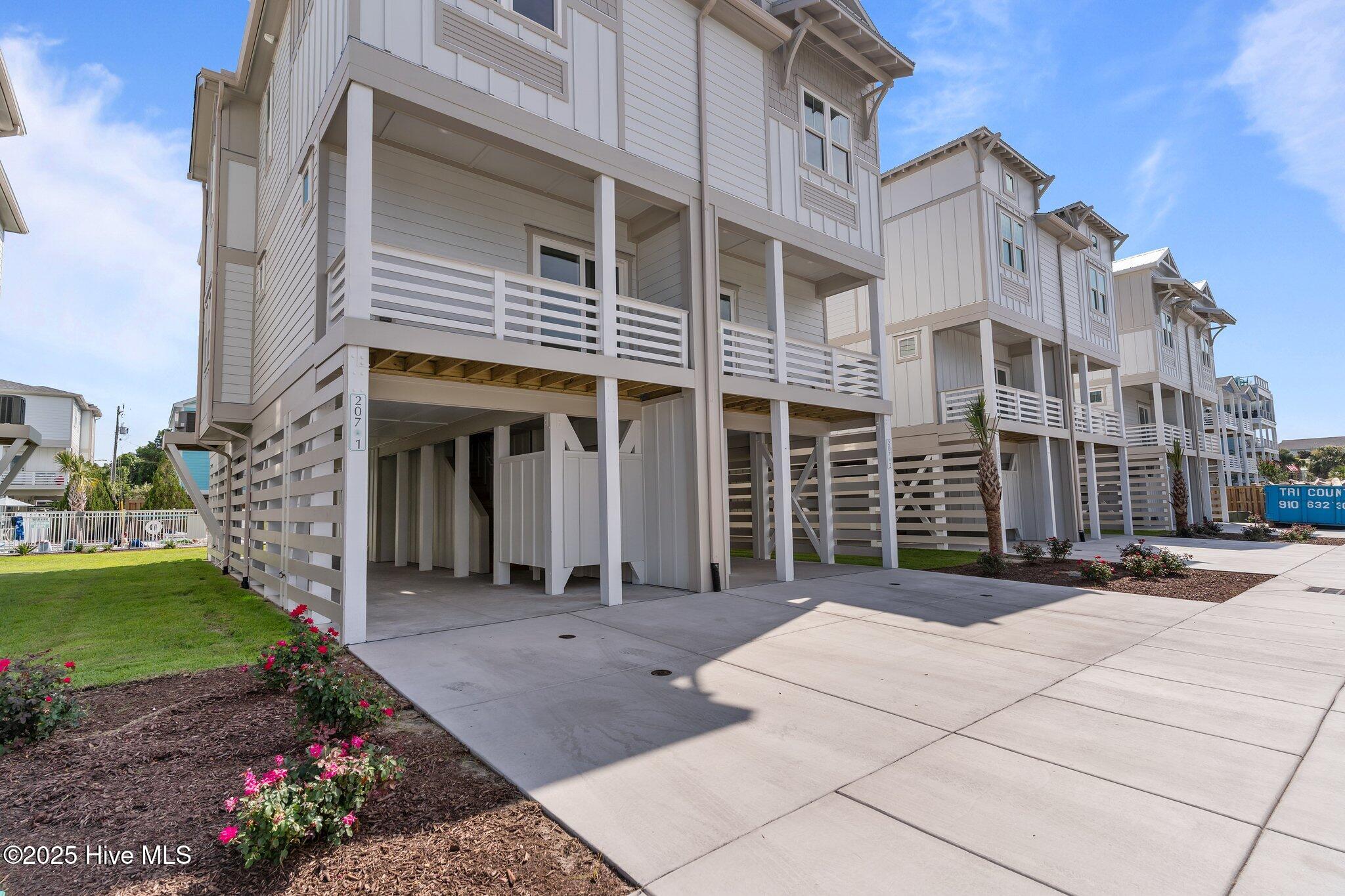 207 Spartanburg Avenue, 1