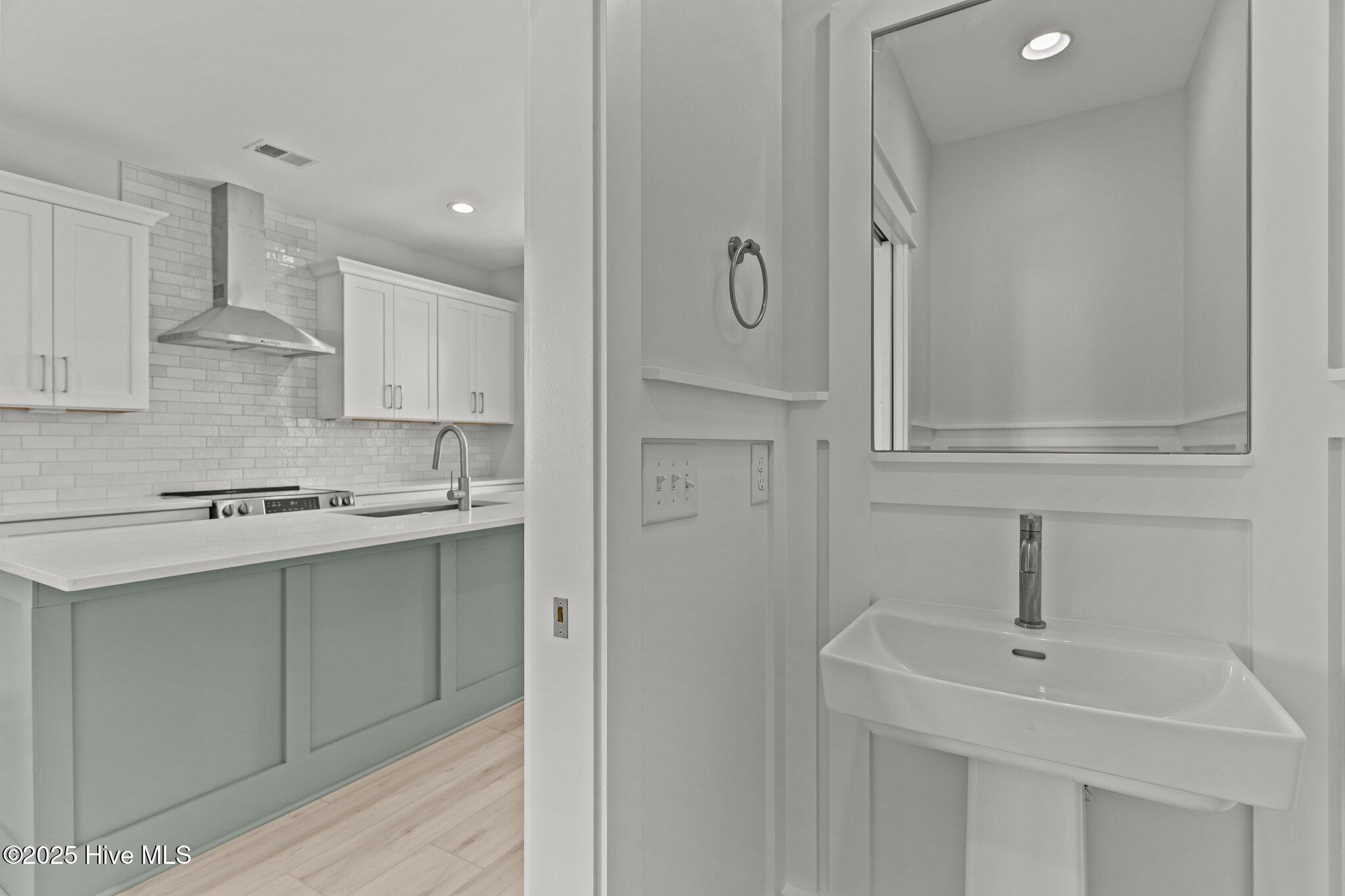 207 Spartanburg Avenue, 1