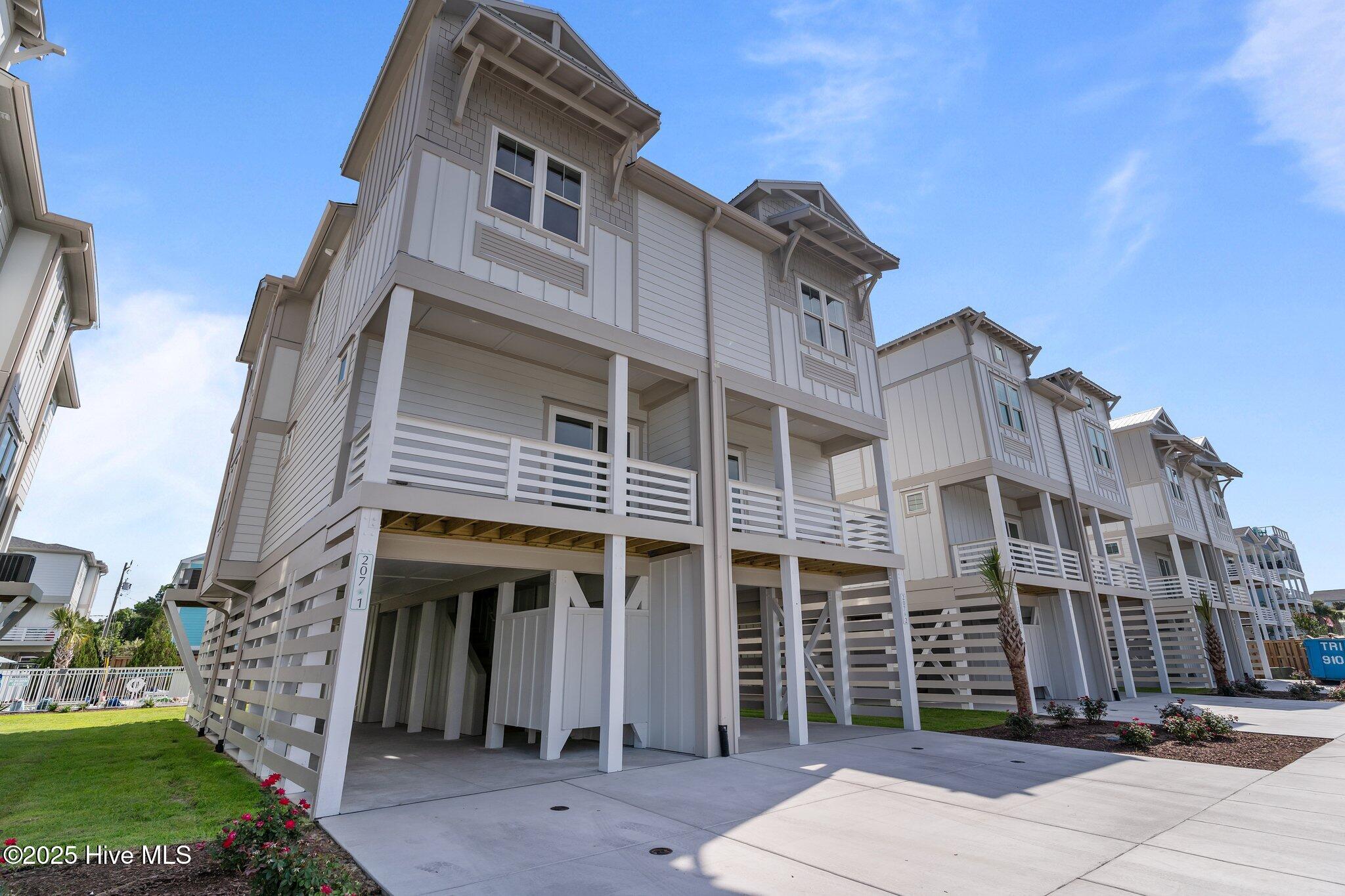 207 Spartanburg Avenue, 1