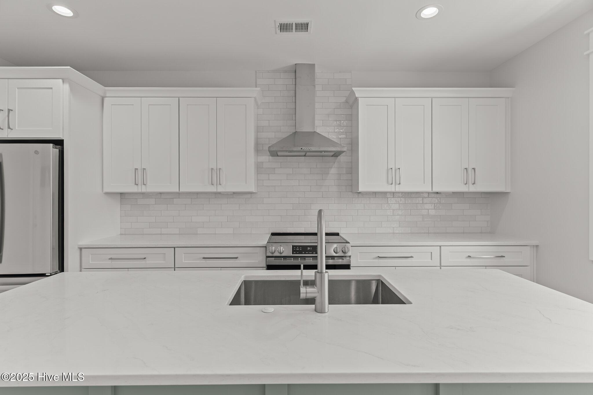 207 Spartanburg Avenue, 1