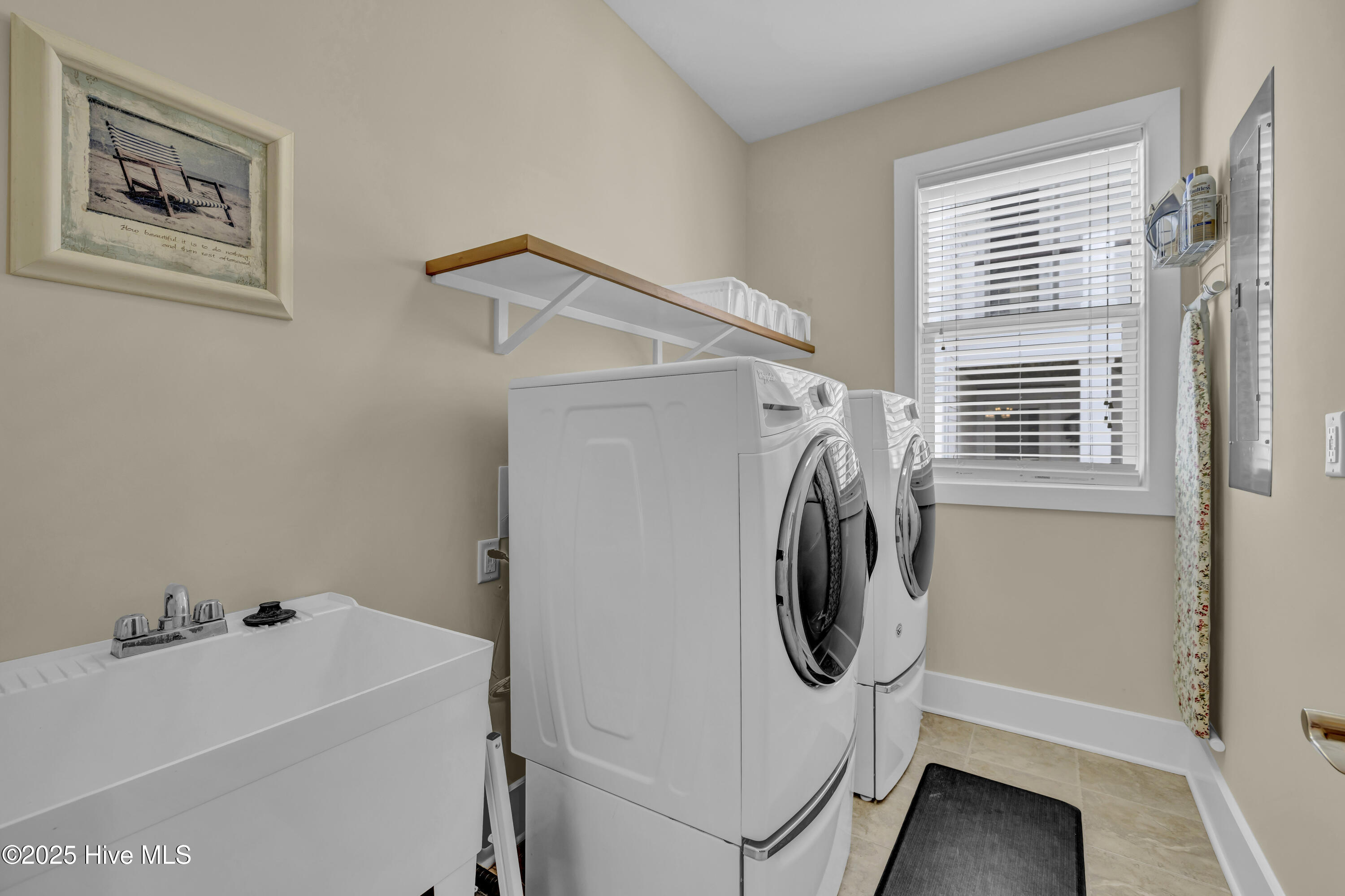 18 Sandpiper Street A