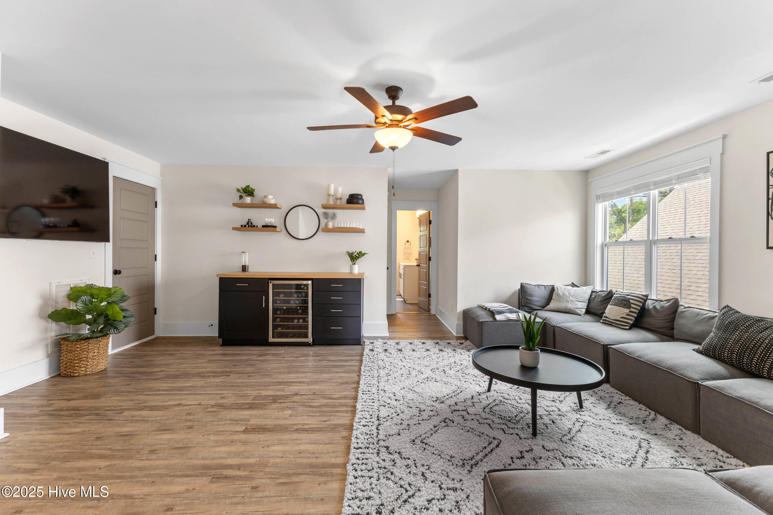 1112 Winged Seed Way