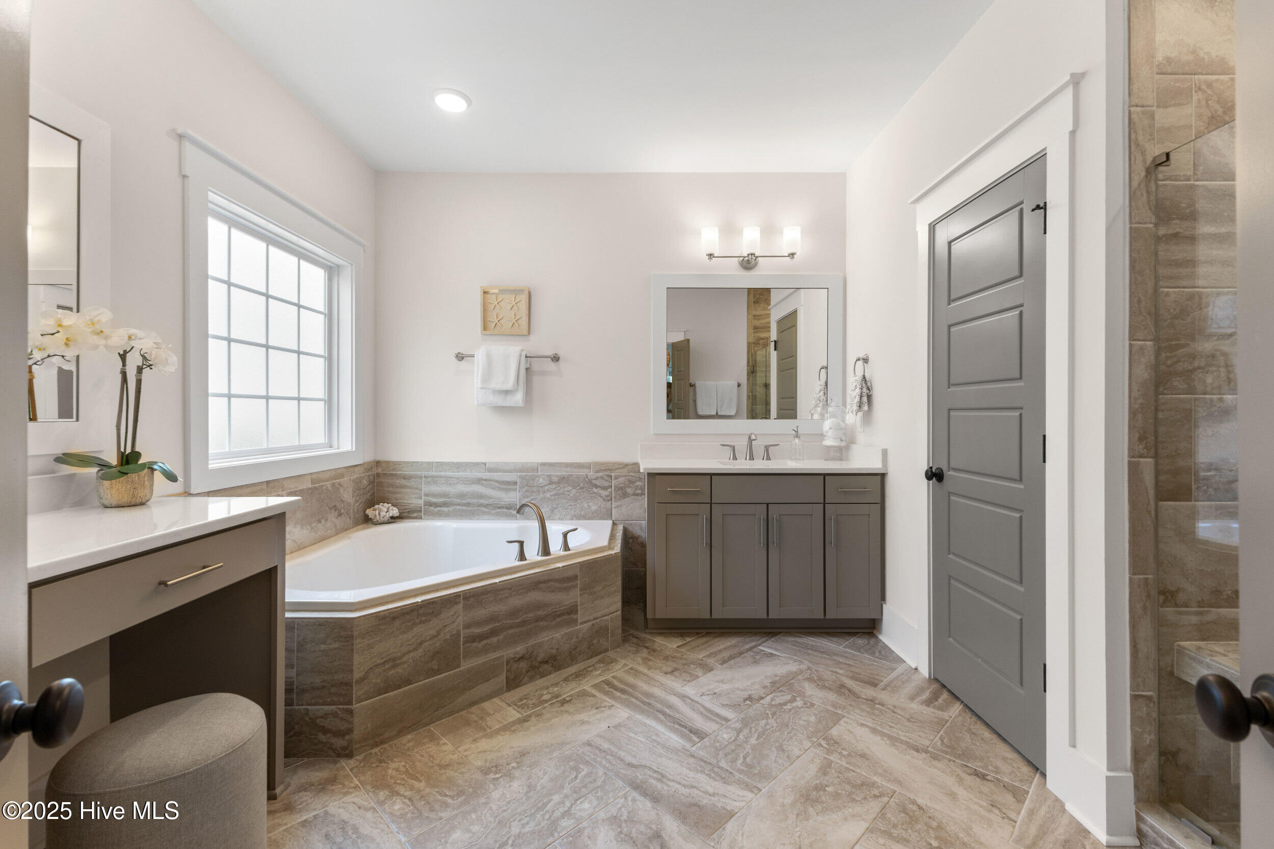 1112 Winged Seed Way