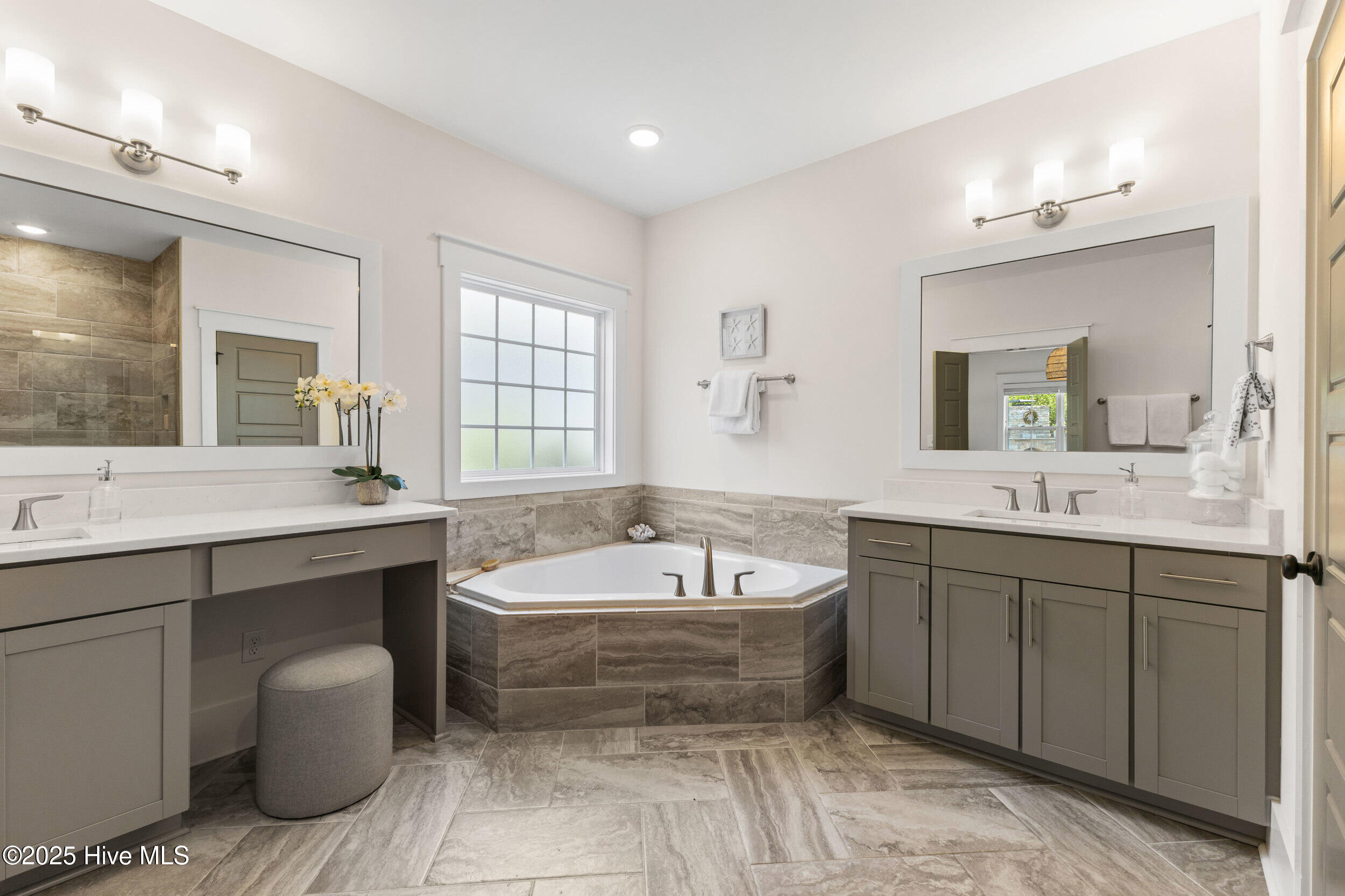 1112 Winged Seed Way