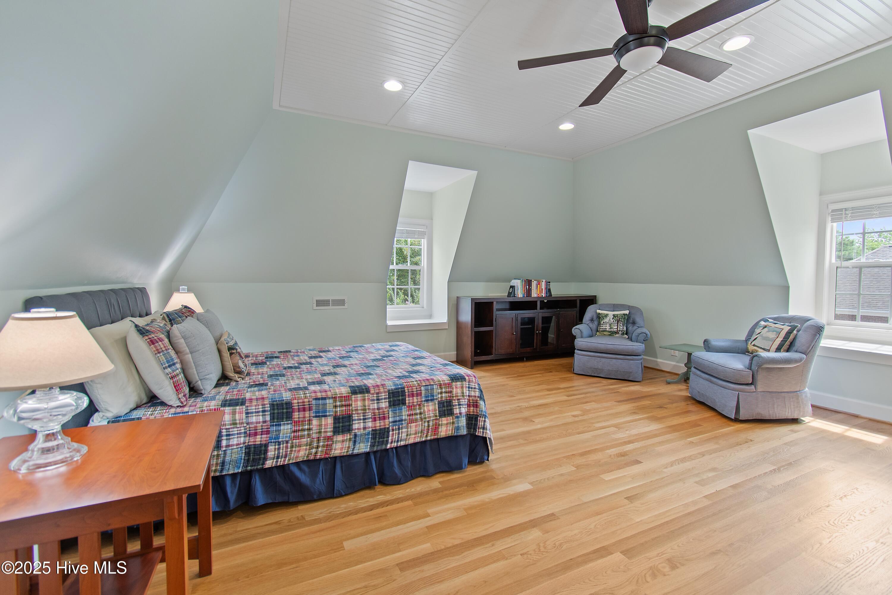 2911 Trailwood Drive SE