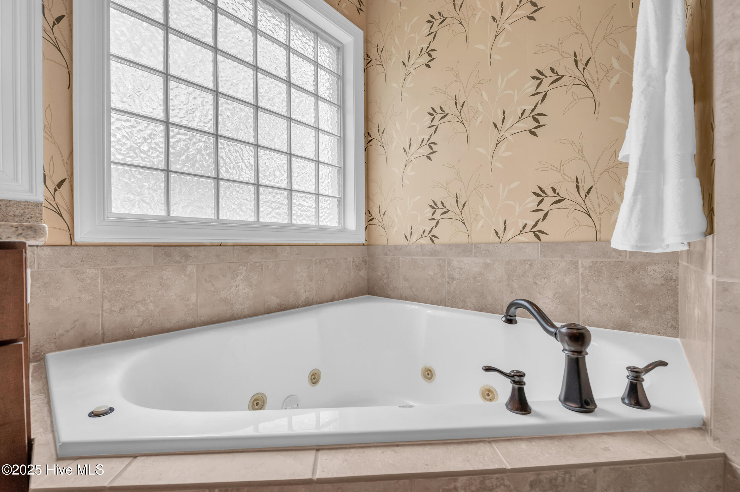 1414 Serrulata Drive SE