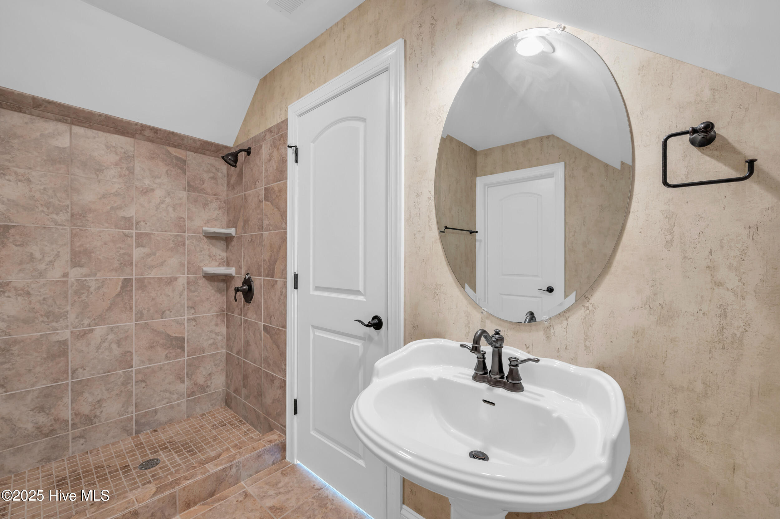 1414 Serrulata Drive SE