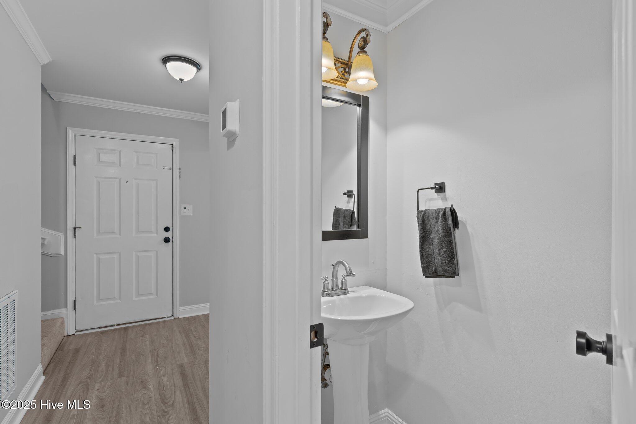 704 Mallard Crossing Drive