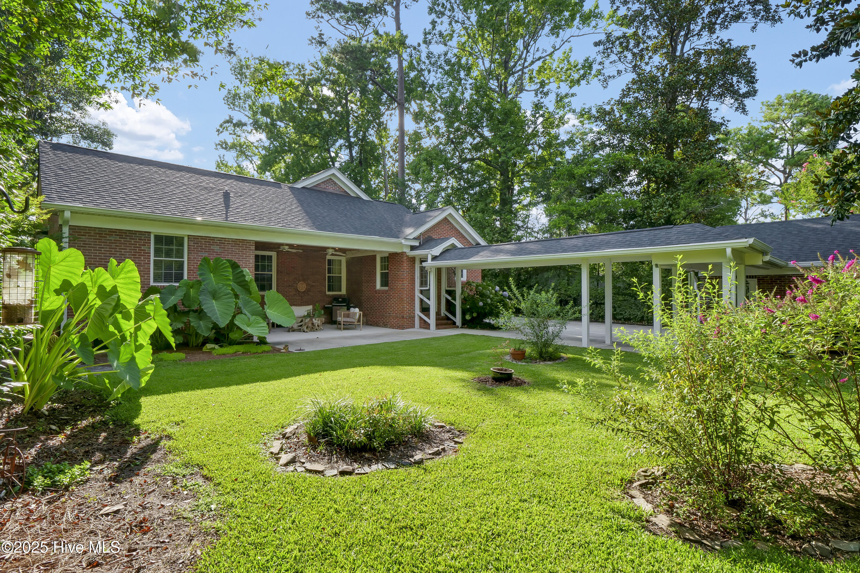 15 Forest Hills Drive