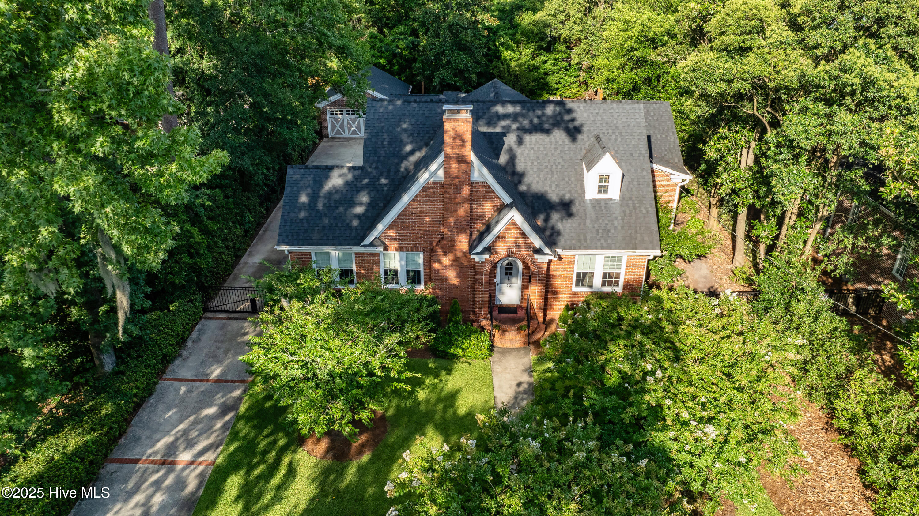 15 Forest Hills Drive