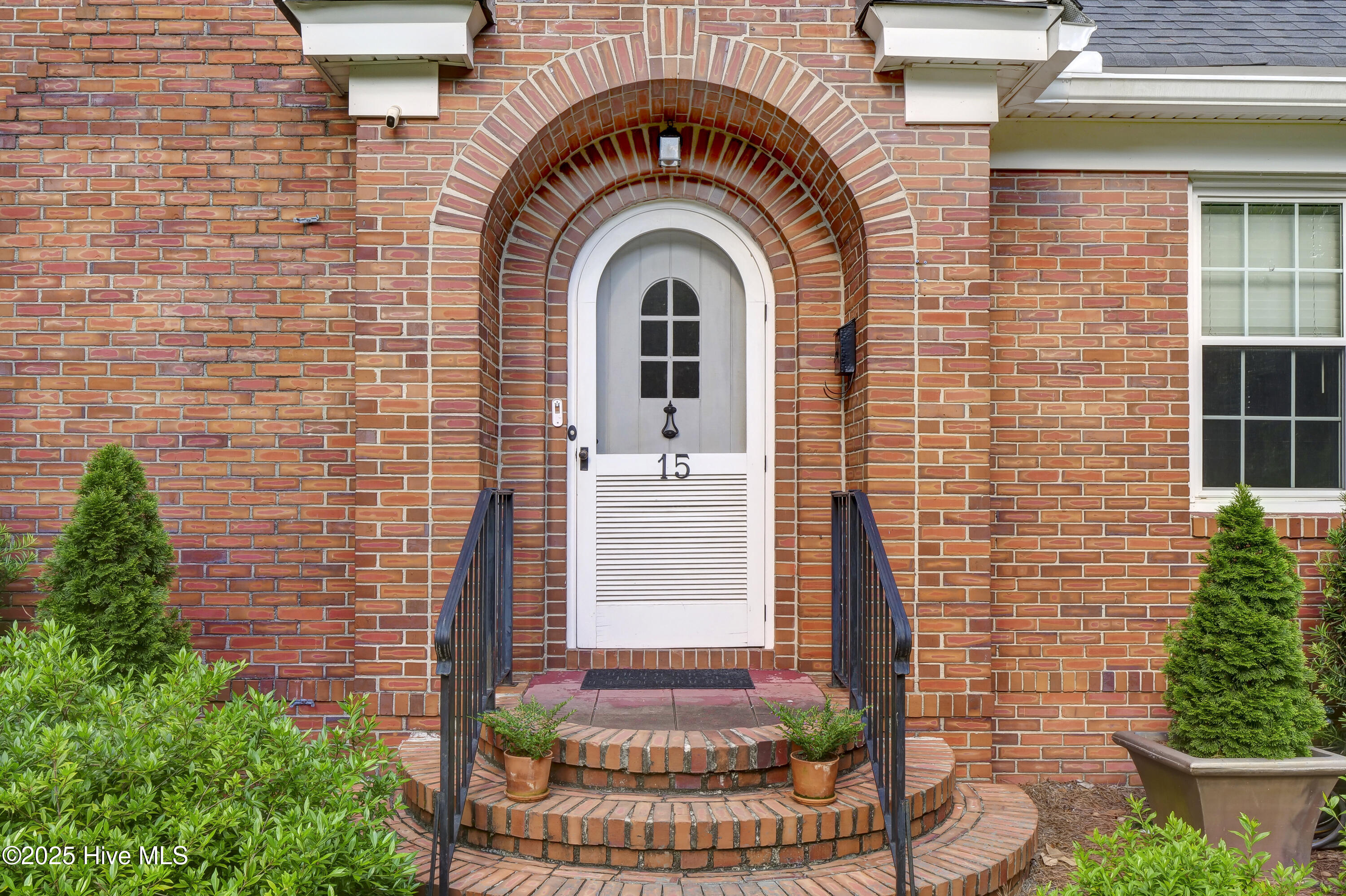 15 Forest Hills Drive