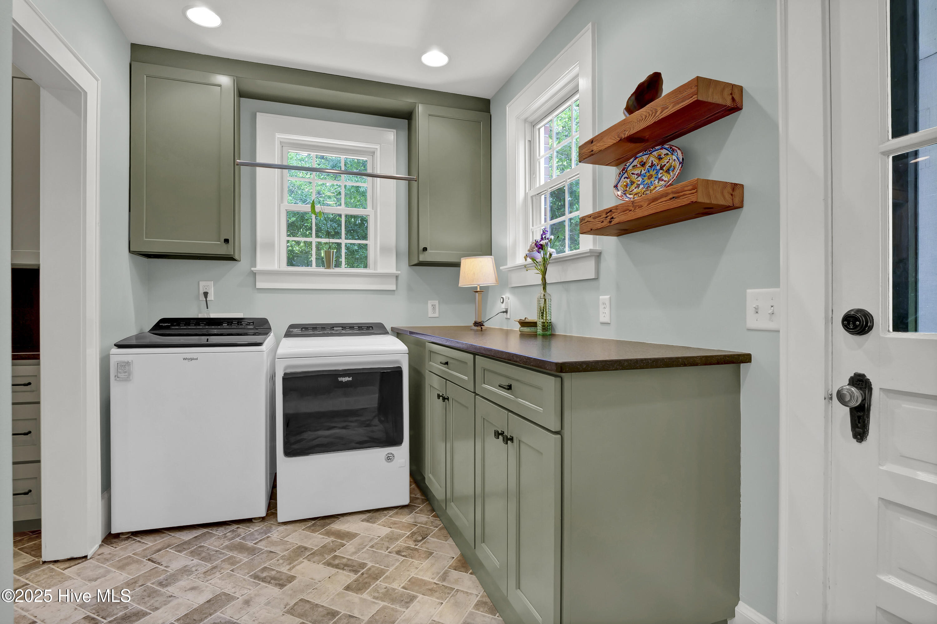 15 Forest Hills Drive