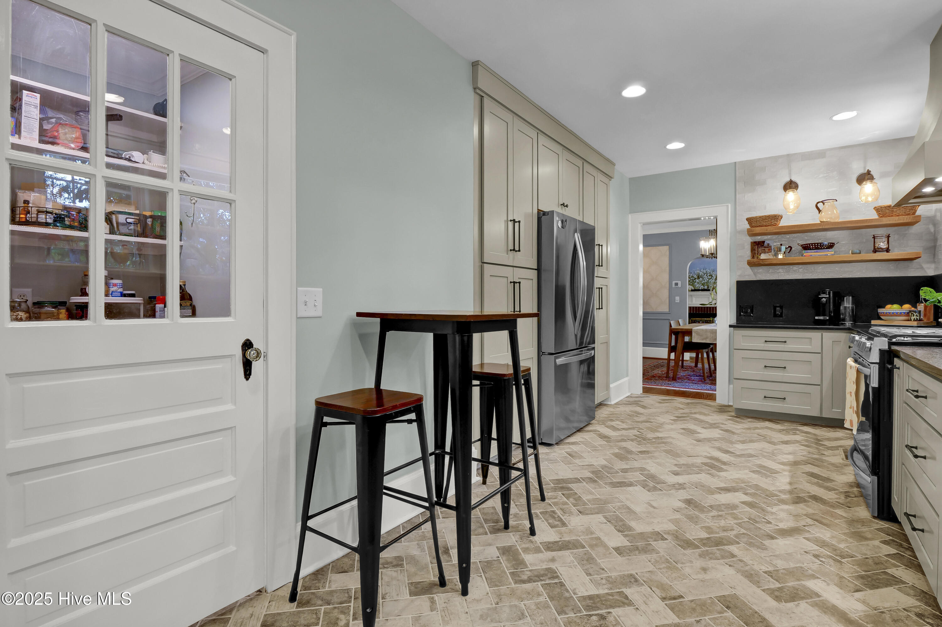 15 Forest Hills Drive