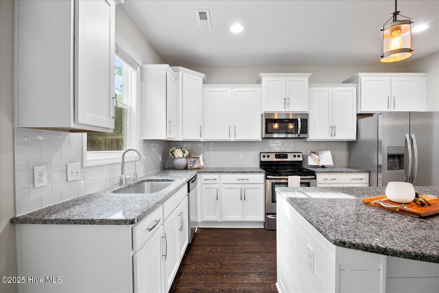 505 Esthwaite Drive SE