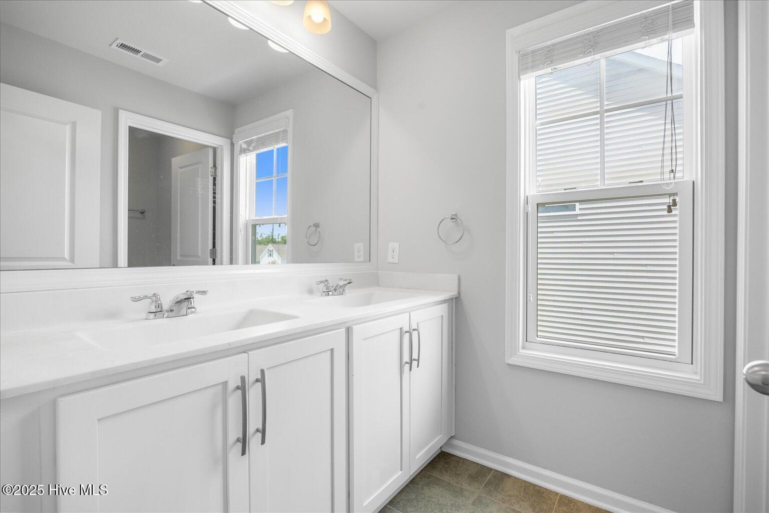 505 Esthwaite Drive SE