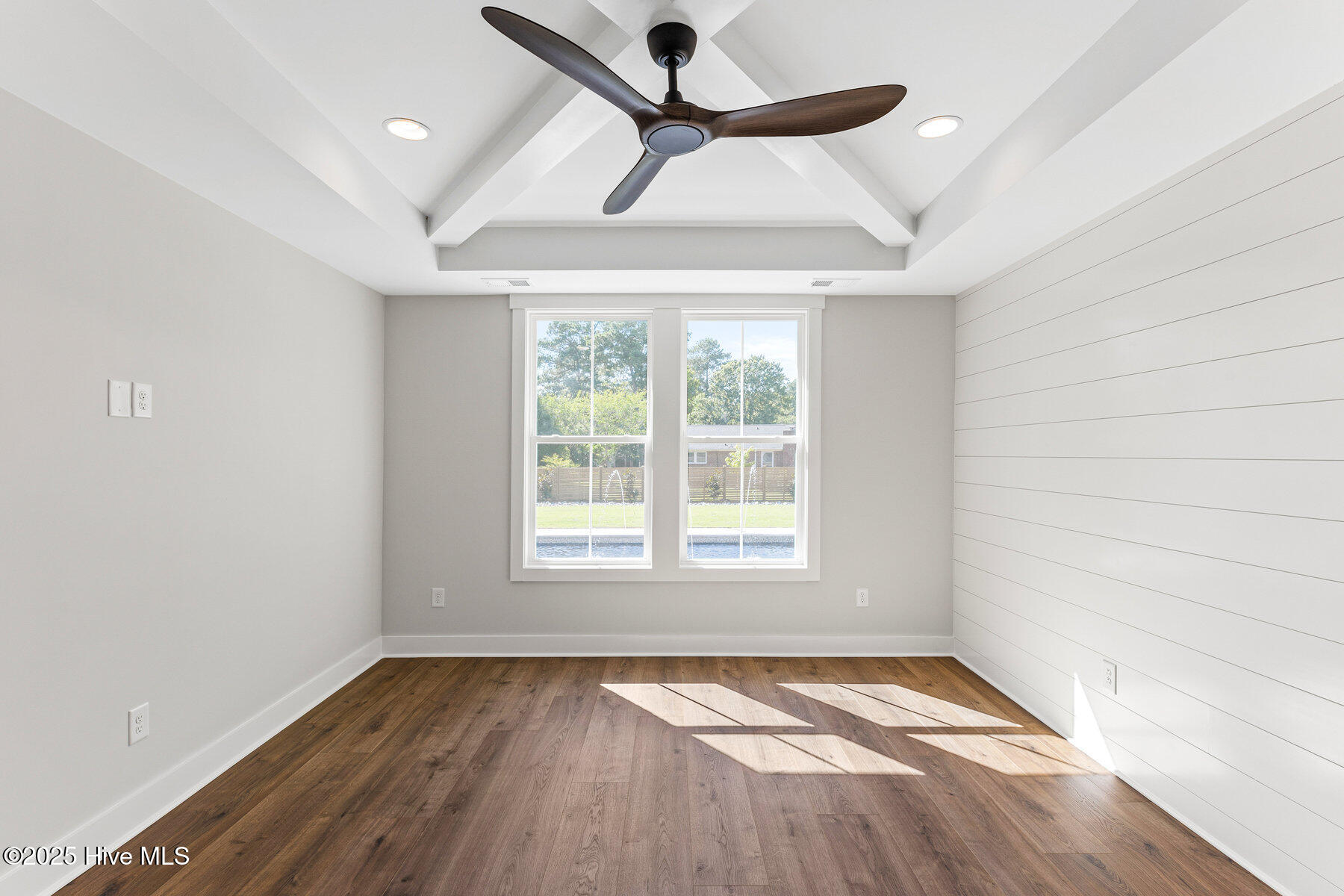 404 E Blackbeard Road