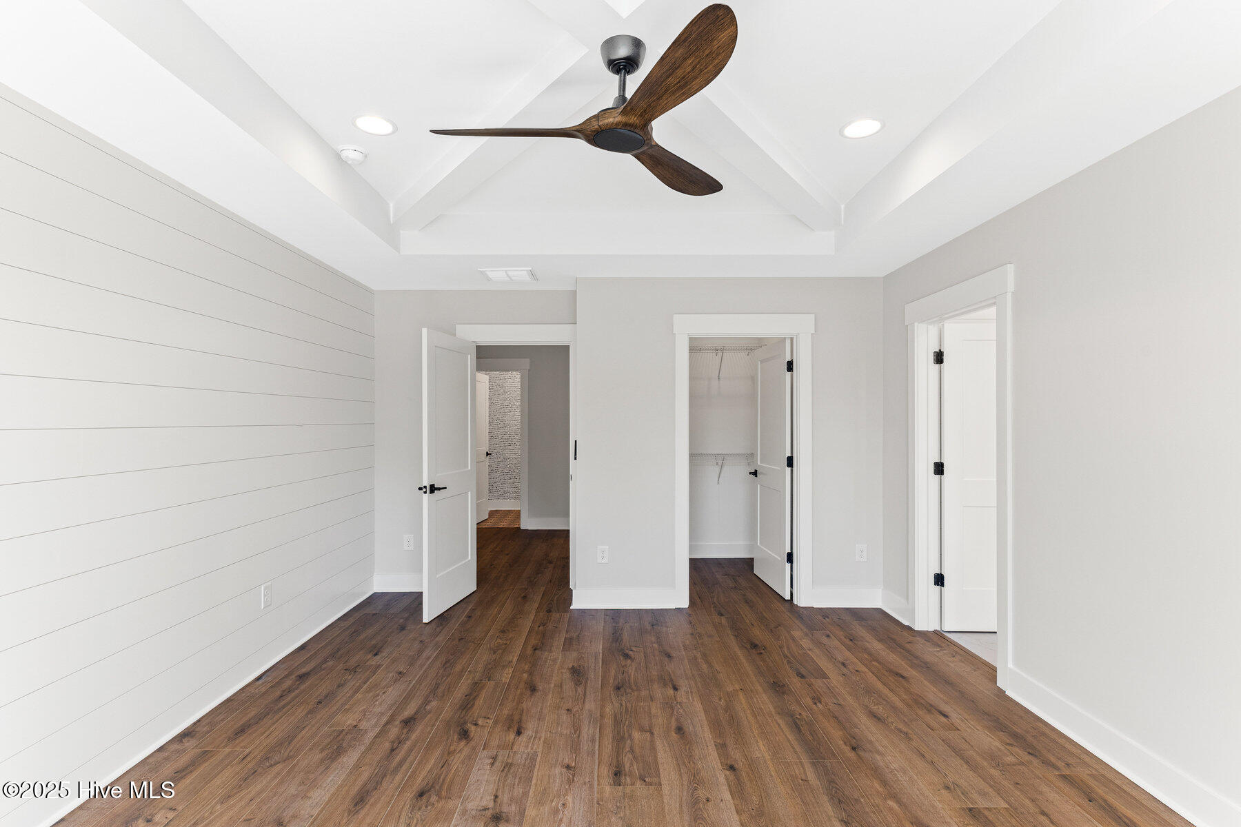 404 E Blackbeard Road