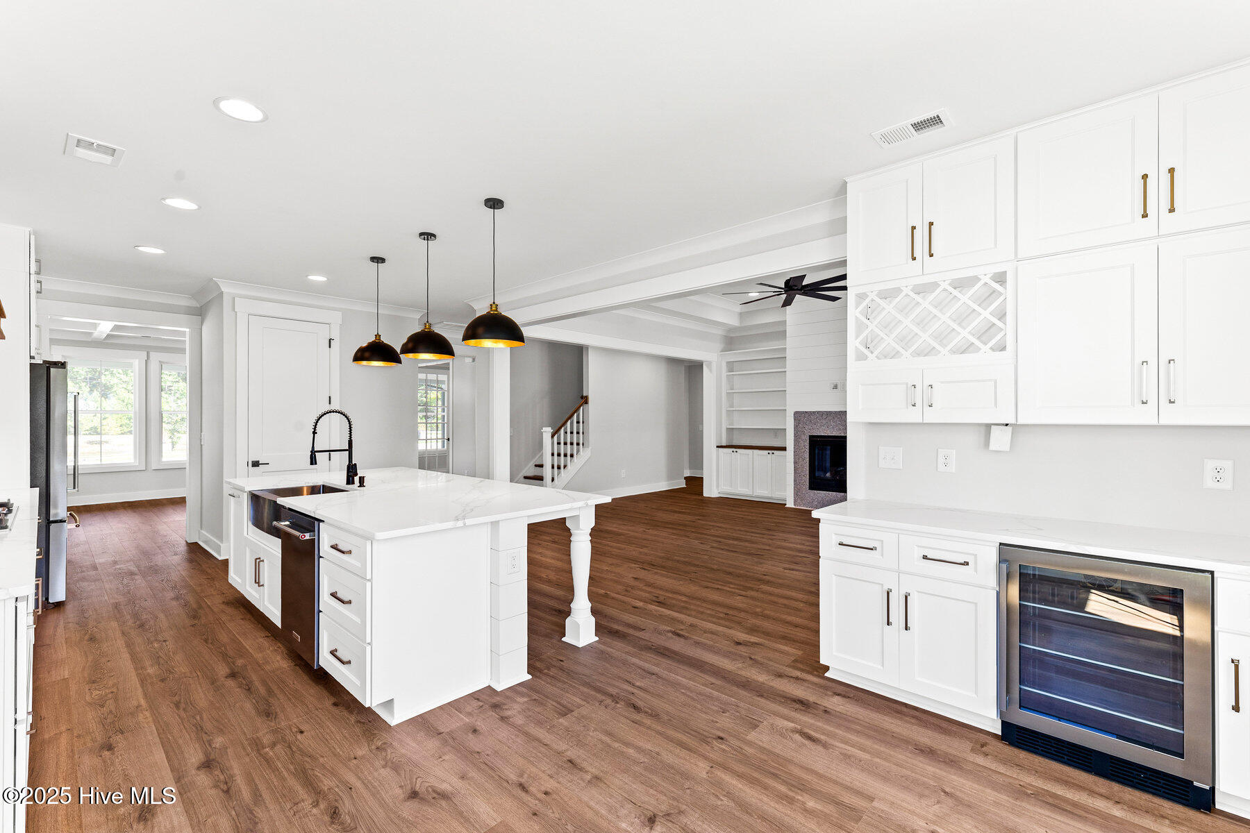 404 E Blackbeard Road