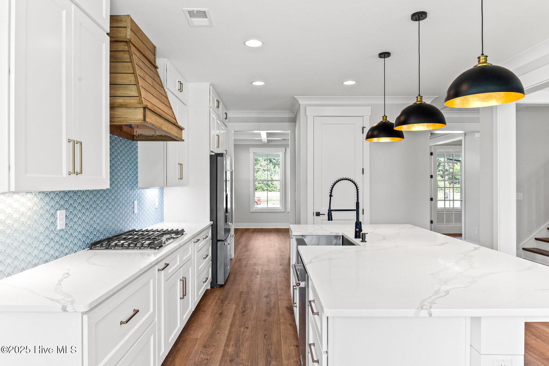 404 E Blackbeard Road