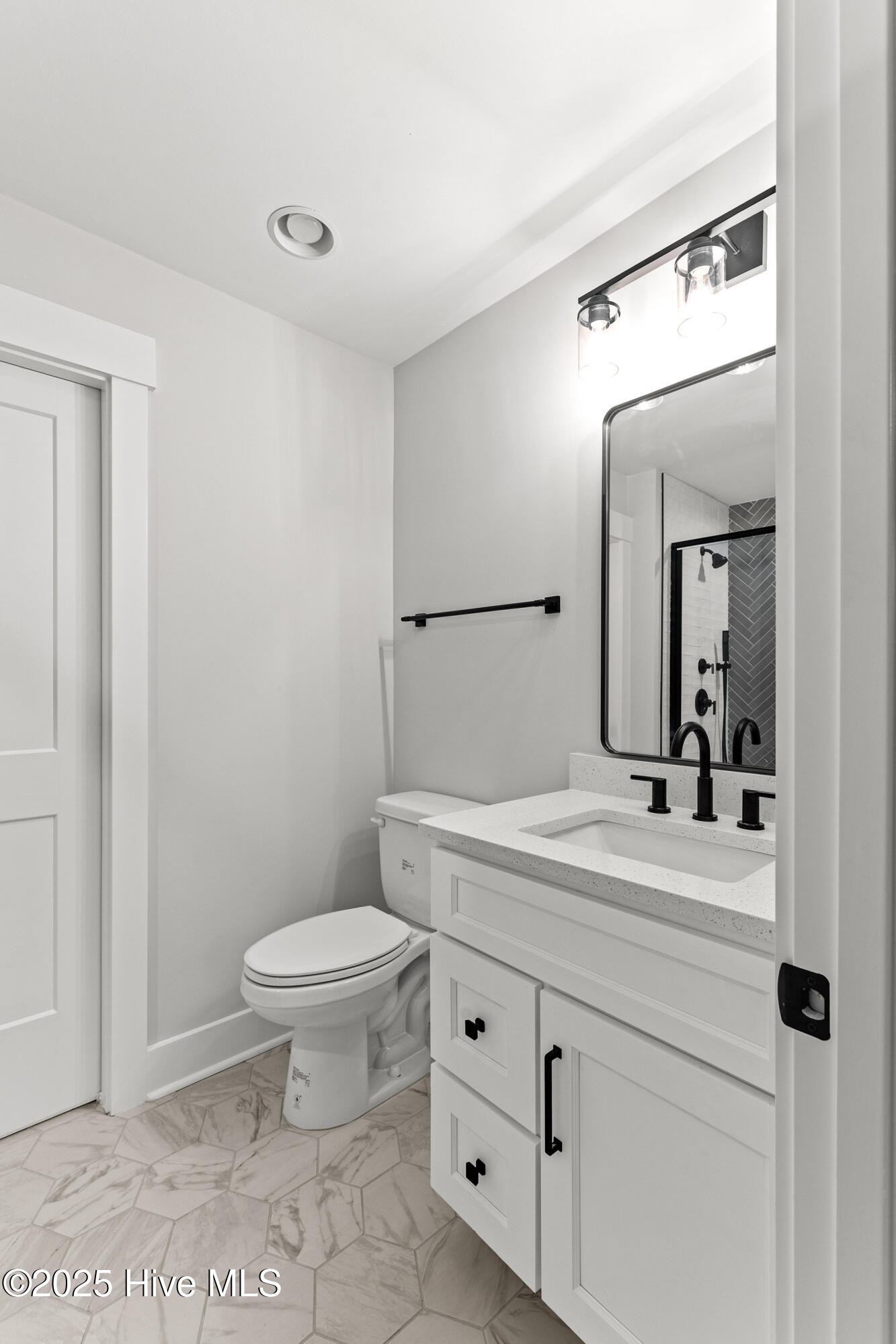 404 E Blackbeard Road