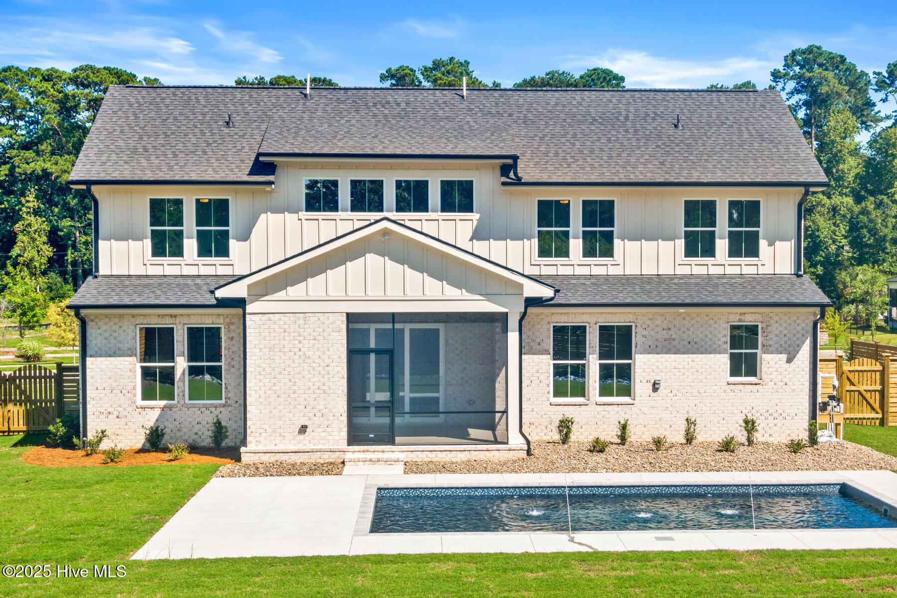 404 E Blackbeard Road